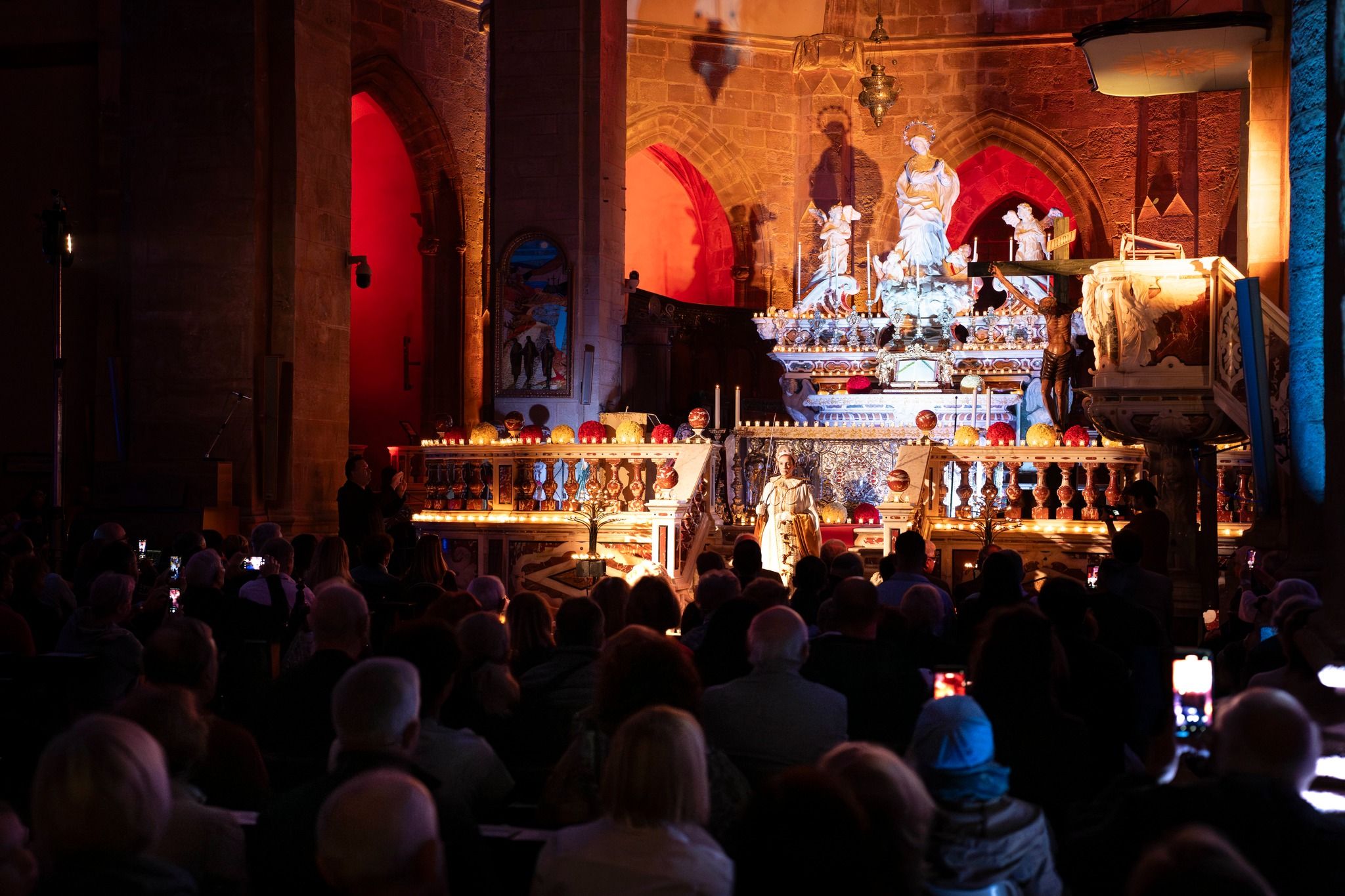 Representació de 'El Cant de la Sibil·la' per part de la Coral Polifònica de l'Alguer.