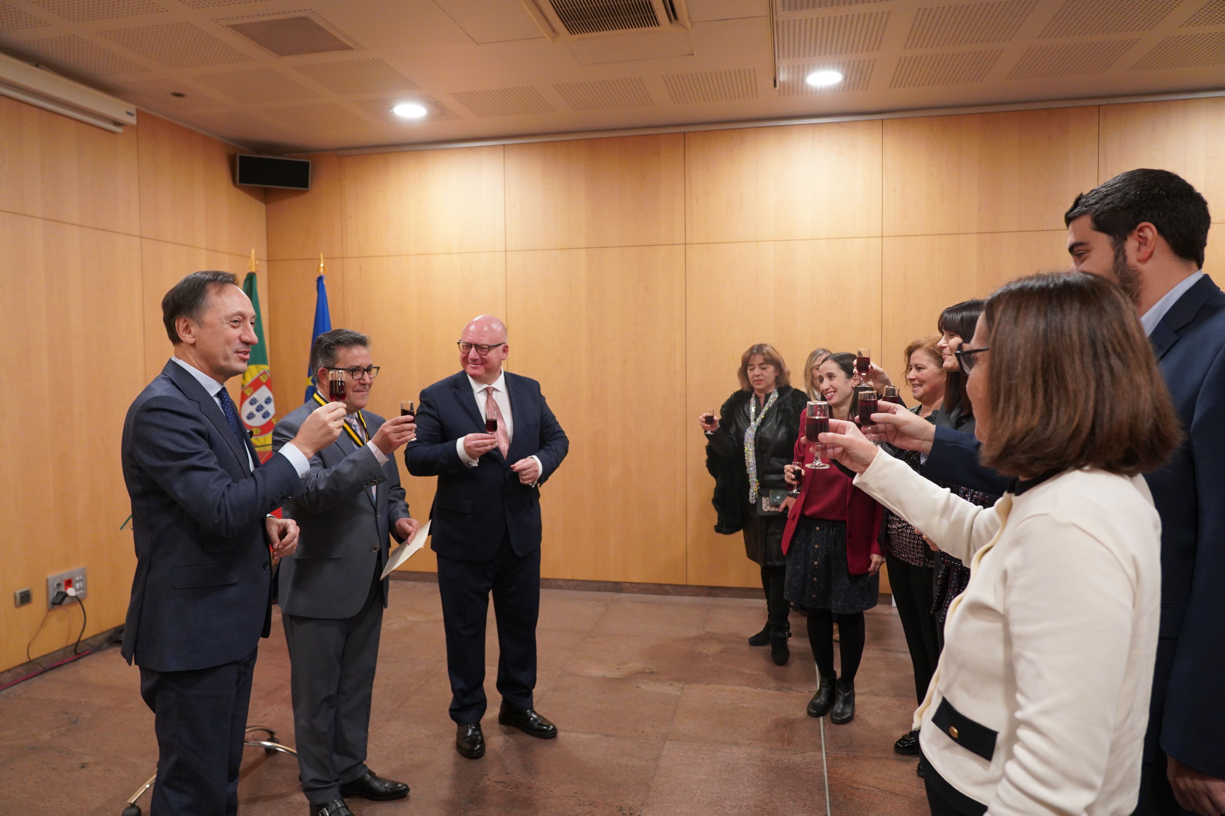 S'ha tancat la celebració amb un brindis amb vi de Oporto.