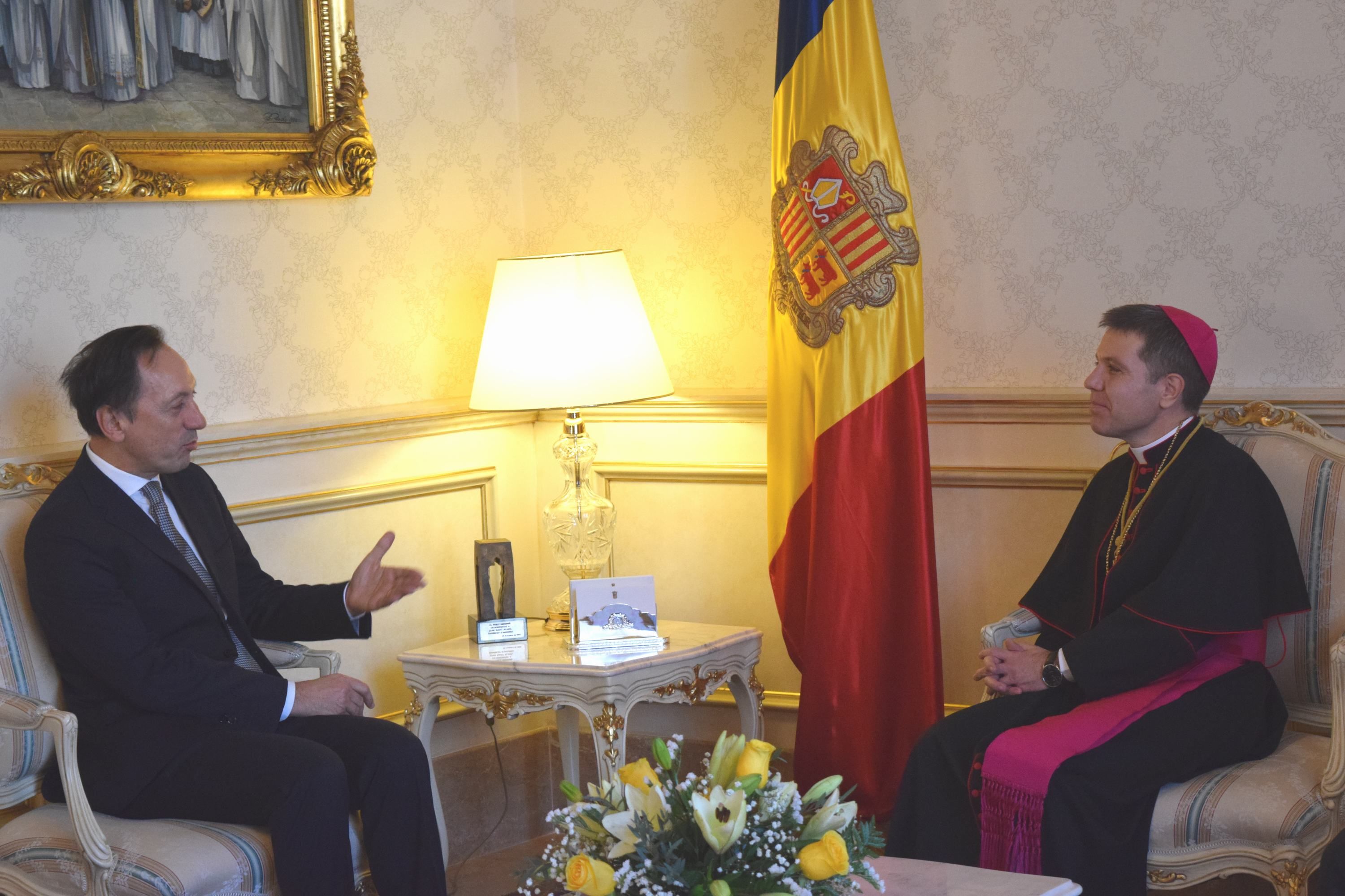 Serrano Pentinat durant la reunió que ha mantingut amb l’ambaixador de Portugal, José Augusto Duarte.