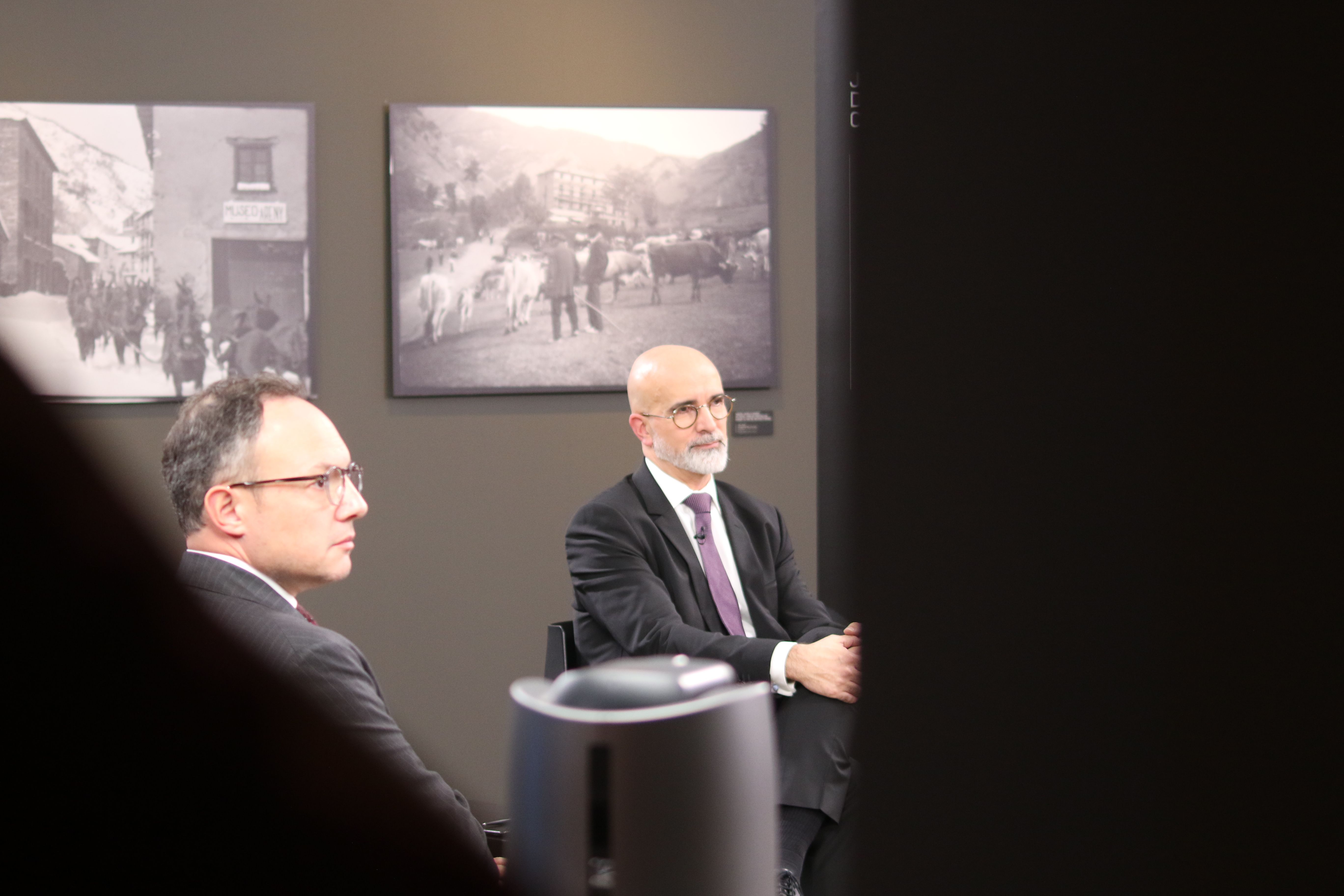 Xavier Espot i el presentador de l'entrevista, David Domingo. Xavier Espot i el presentador de l'entrevista, David Domingo.