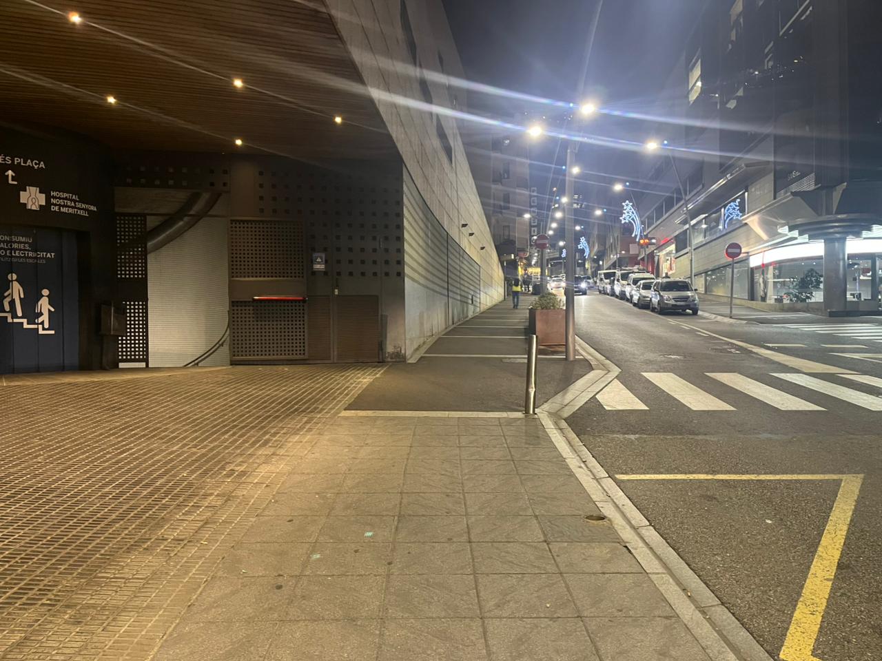 Punt de l'avinguda Fiter i Rossell on hi ha hagut l'atropellament, aquest vespre.