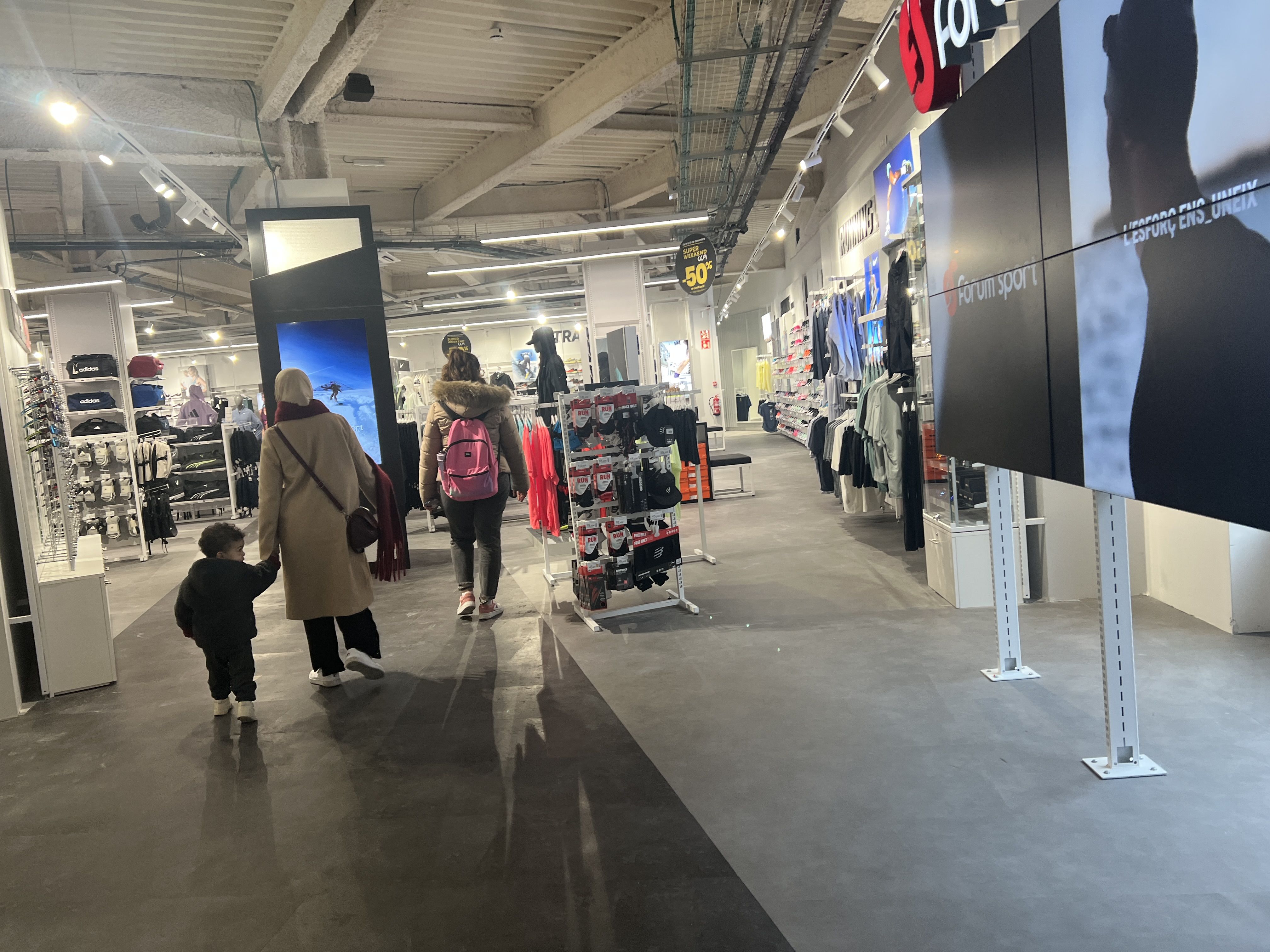 L'electrònica de moment està a la segona planta, però anirà a l'edifici 'petit'.