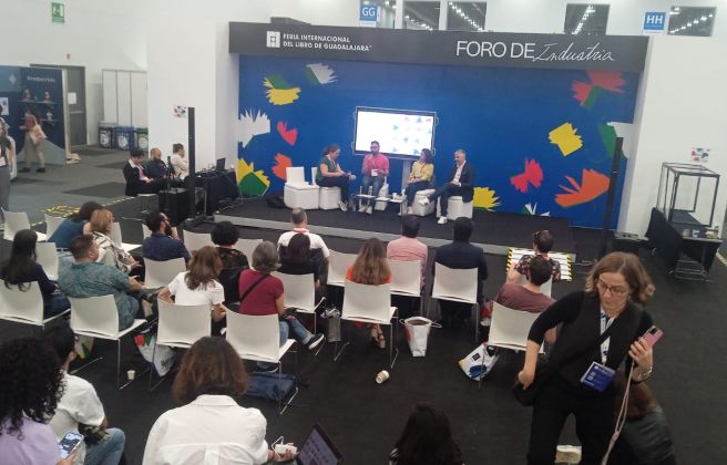 taula rodona sobre traducció del català a les diverses variants de l'espanyol. taula rodona sobre traducció del català a les diverses variants de l'espanyol.