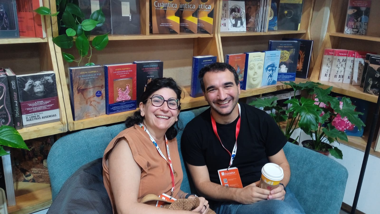 El Jan Arimany reunit amb la Cristina Franco de Sexto Piso. El Jan Arimany reunit amb la Cristina Franco de Sexto Piso.