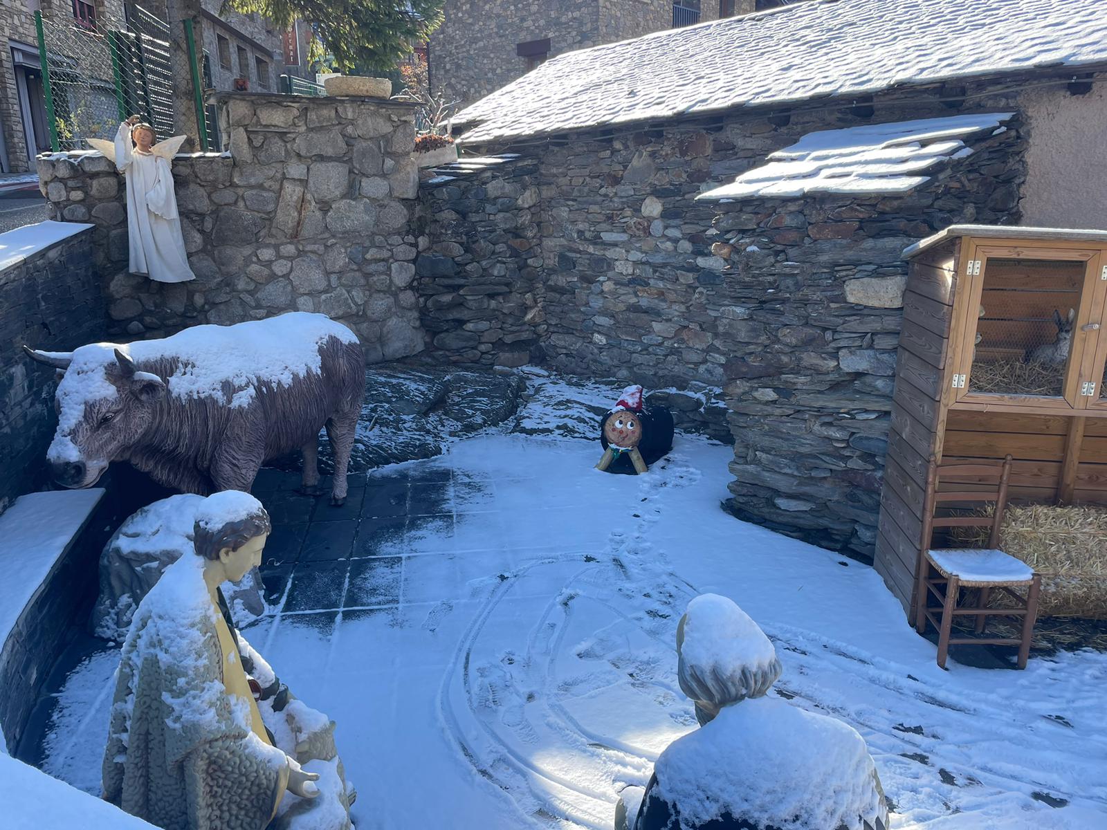 Detall de la zona del naixement amb un tió.