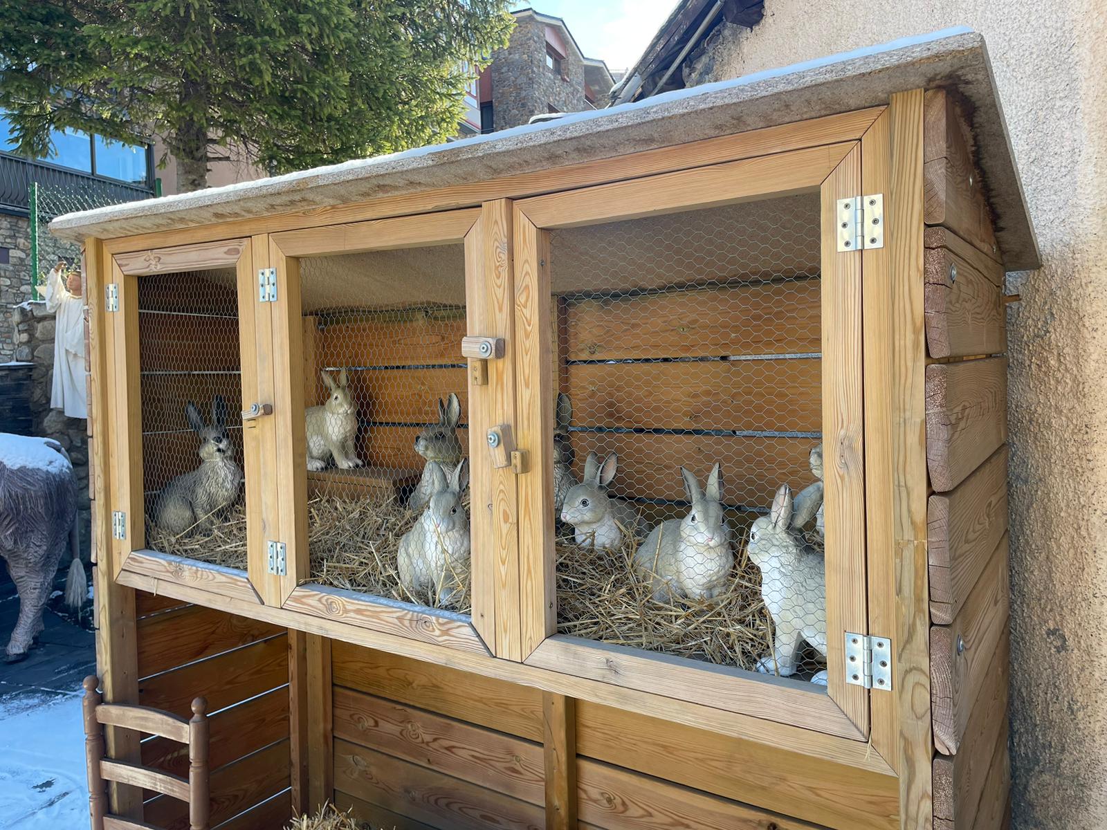 Falsos conills en un coniller.