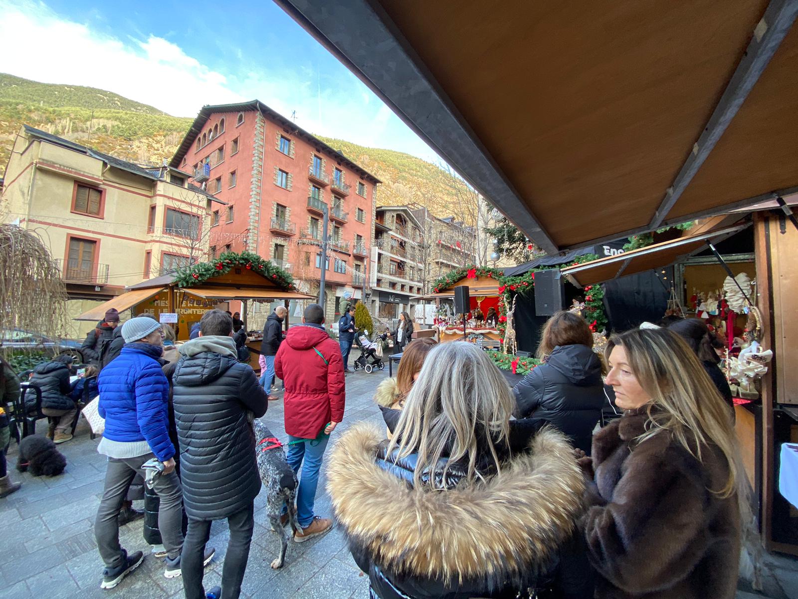 Força expectació dissabte al matí a la Fira de Santa Llúcia. Força expectació dissabte al matí a la Fira de Santa Llúcia.