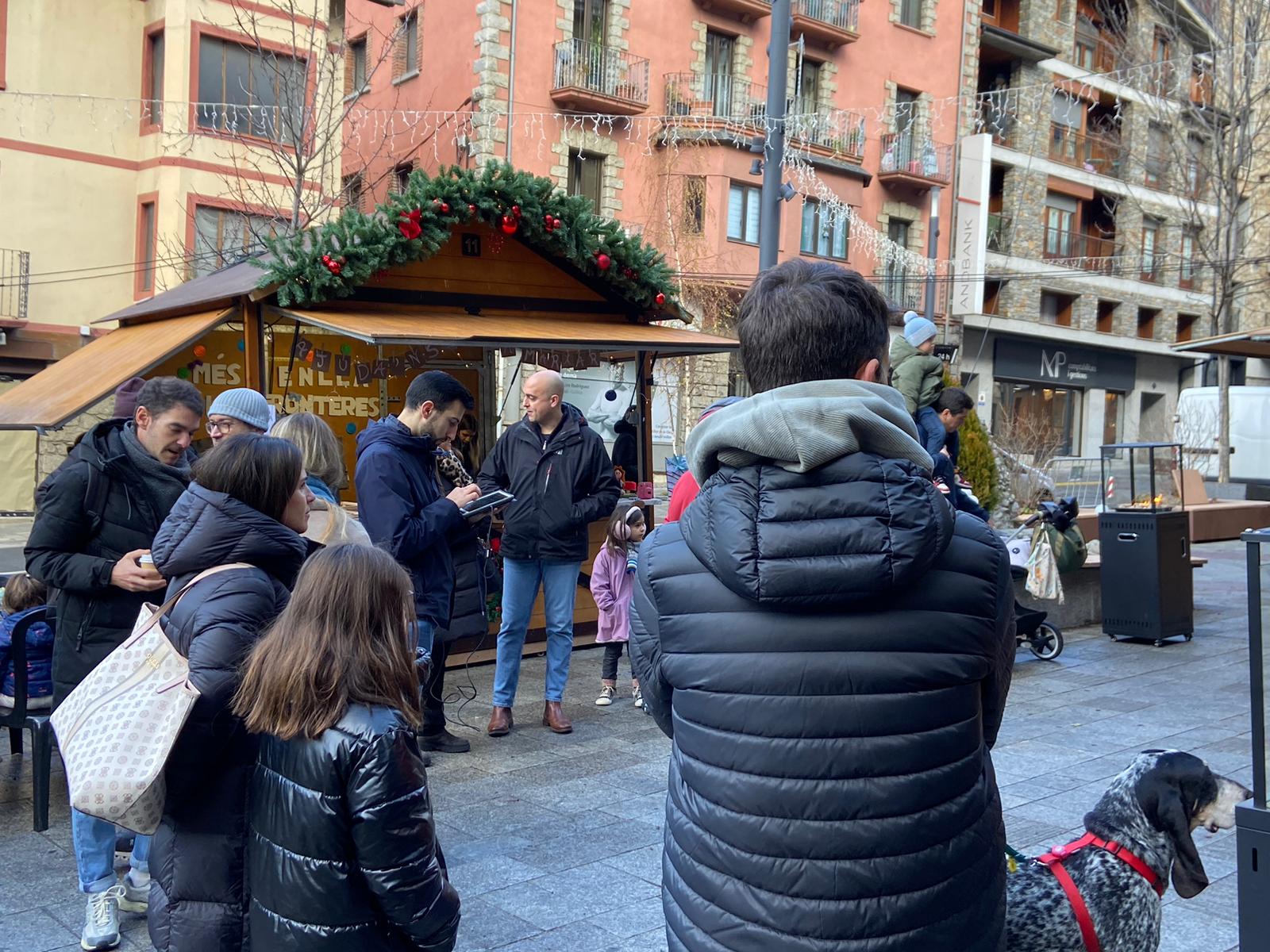 Els cònsols Laura Mas i Xavier Fernández també han passat el matí per la fira. Els cònsols Laura Mas i Xavier Fernández també han passat el matí per la fira.