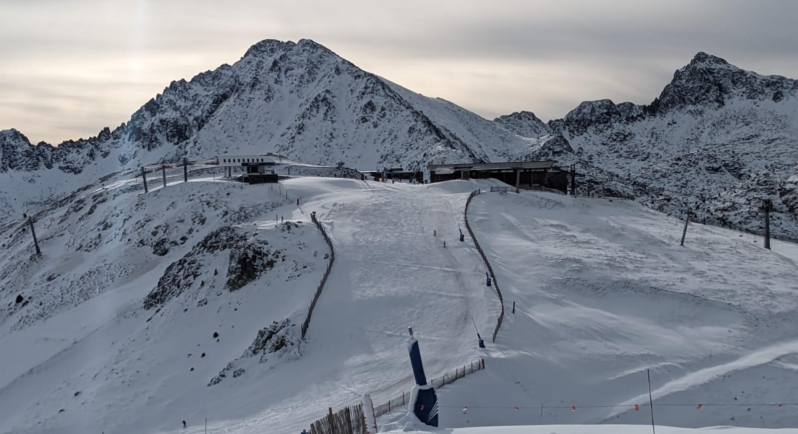 WhatsApp Image 2025 12 06 at 10.49.28 WhatsApp Image 2025 12 06 at 10.49.28