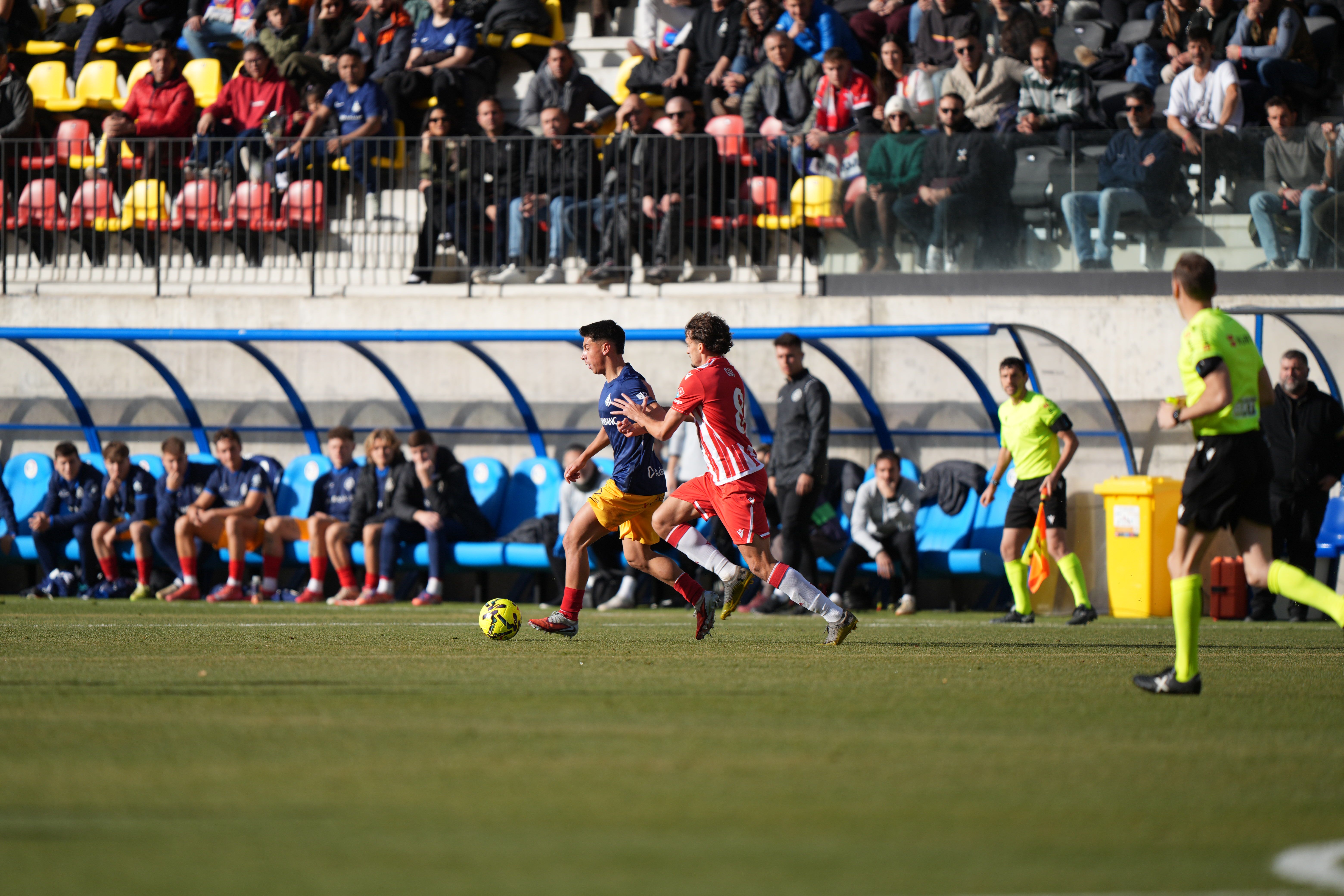 Mig estadi ple per veure l'Andorra-Almería aquest dissabte.