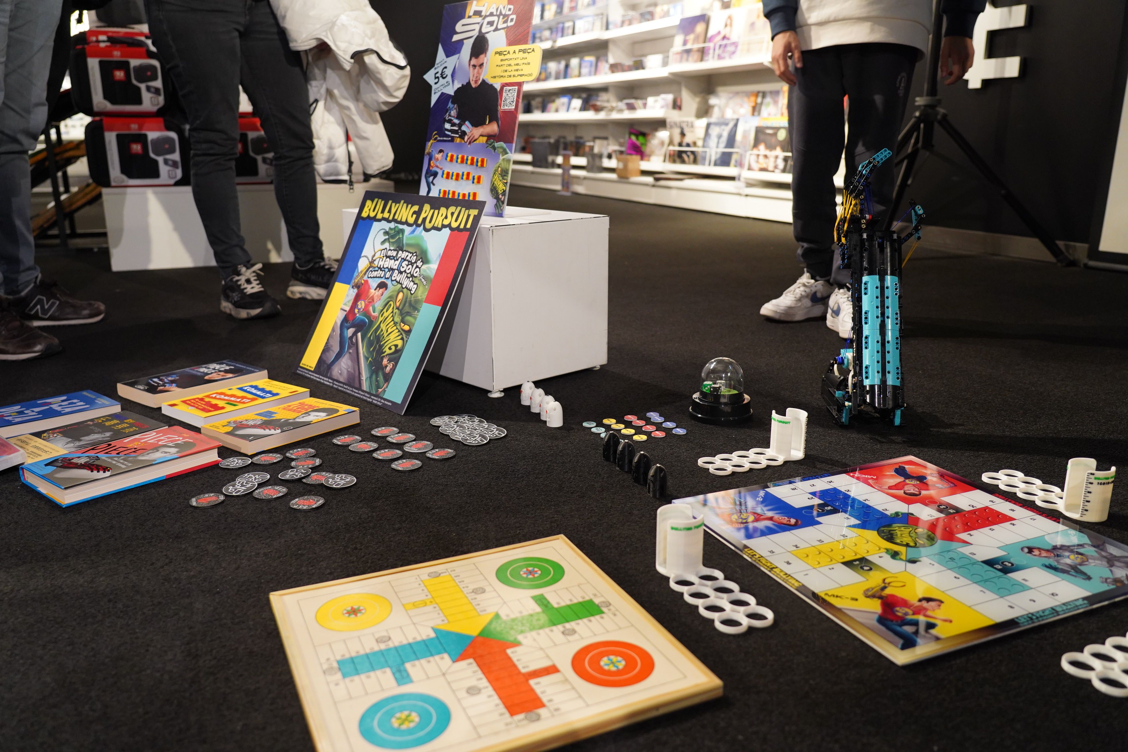 Els diferents projectes de 'Hand Solo'. Els diferents projectes de 'Hand Solo'.