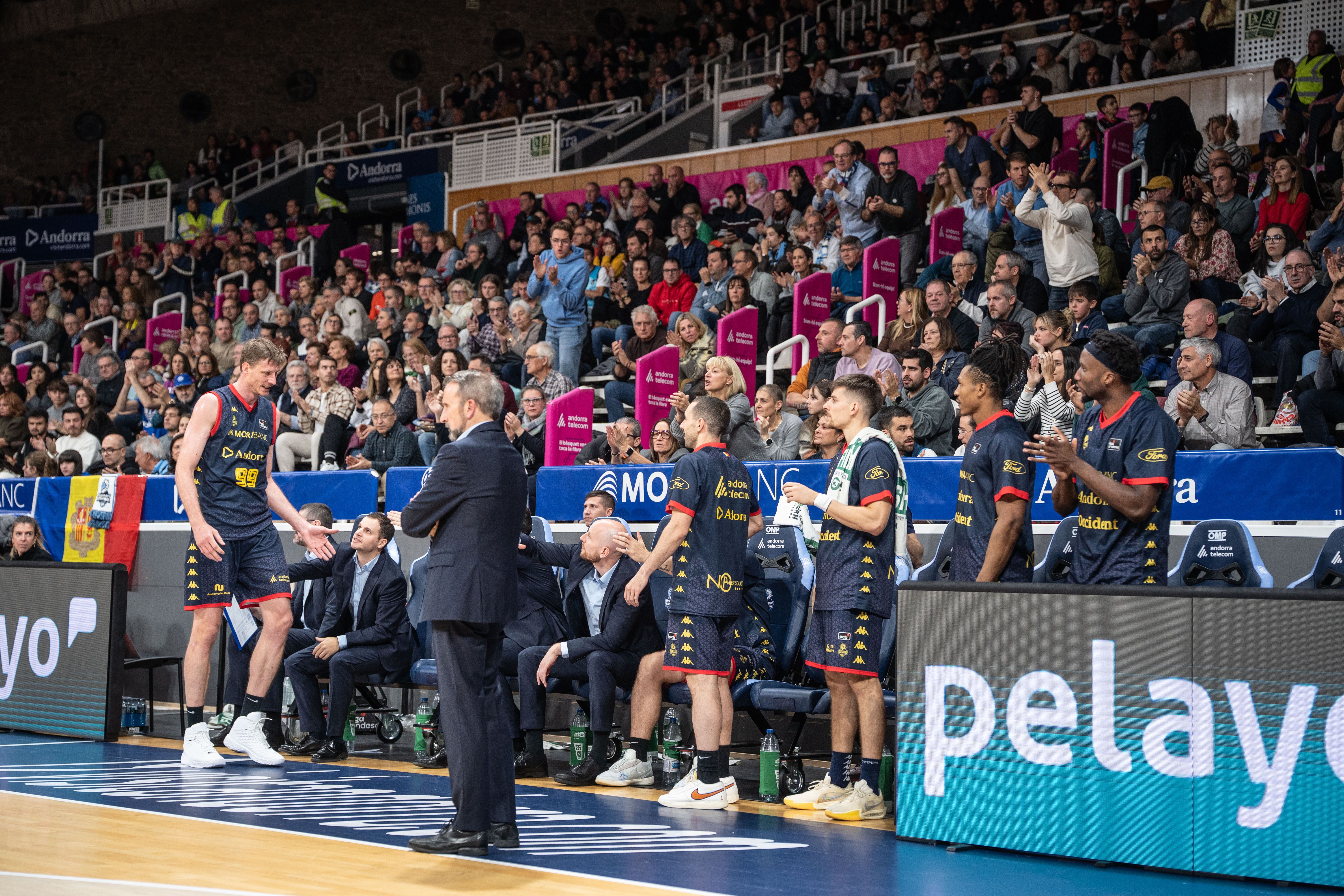 Un partit del MoraBanc. Un partit del MoraBanc.