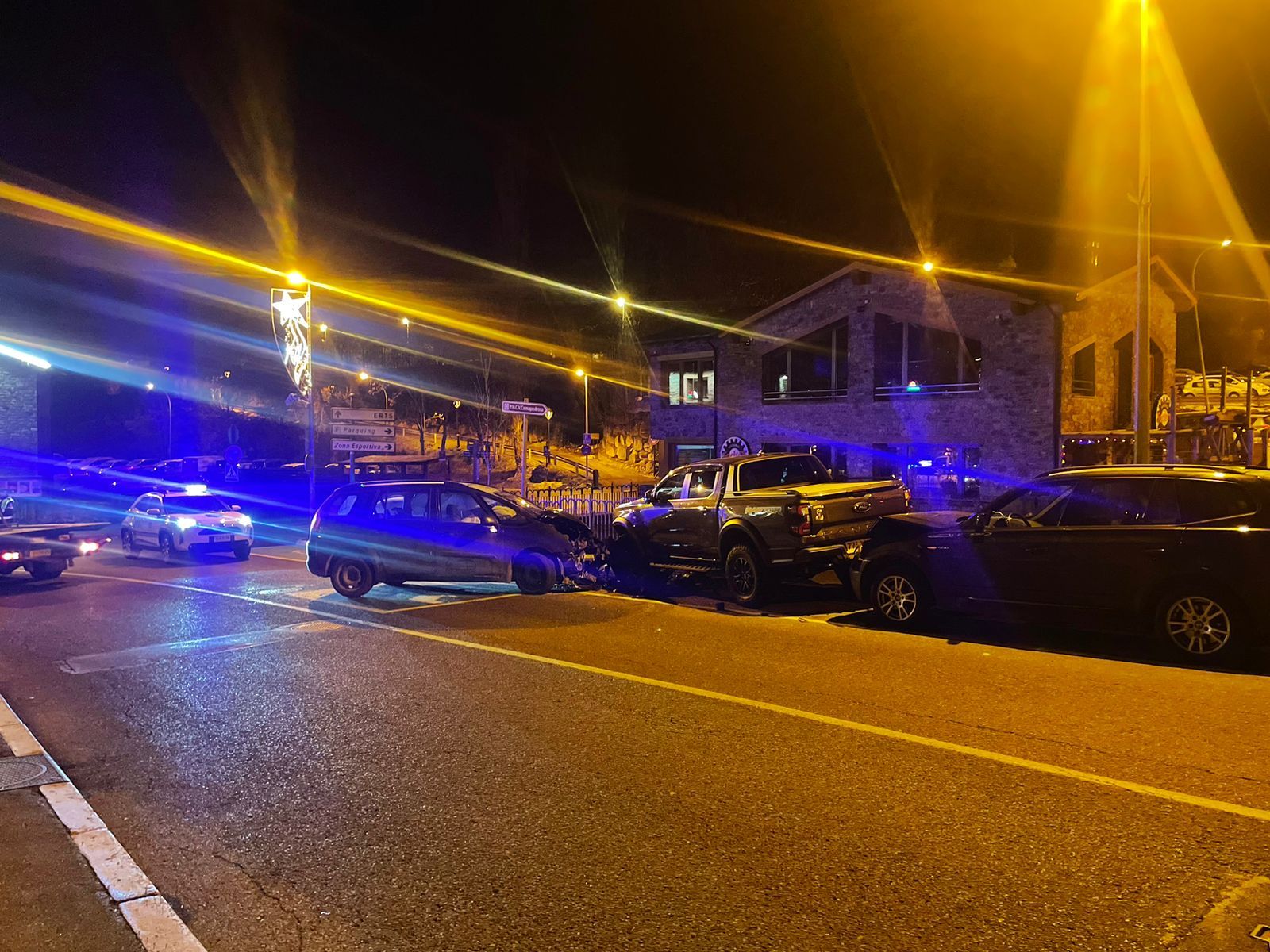L'accident ha tingut lloc aquesta matinada a Arinsal. L'accident ha tingut lloc aquesta matinada a Arinsal.