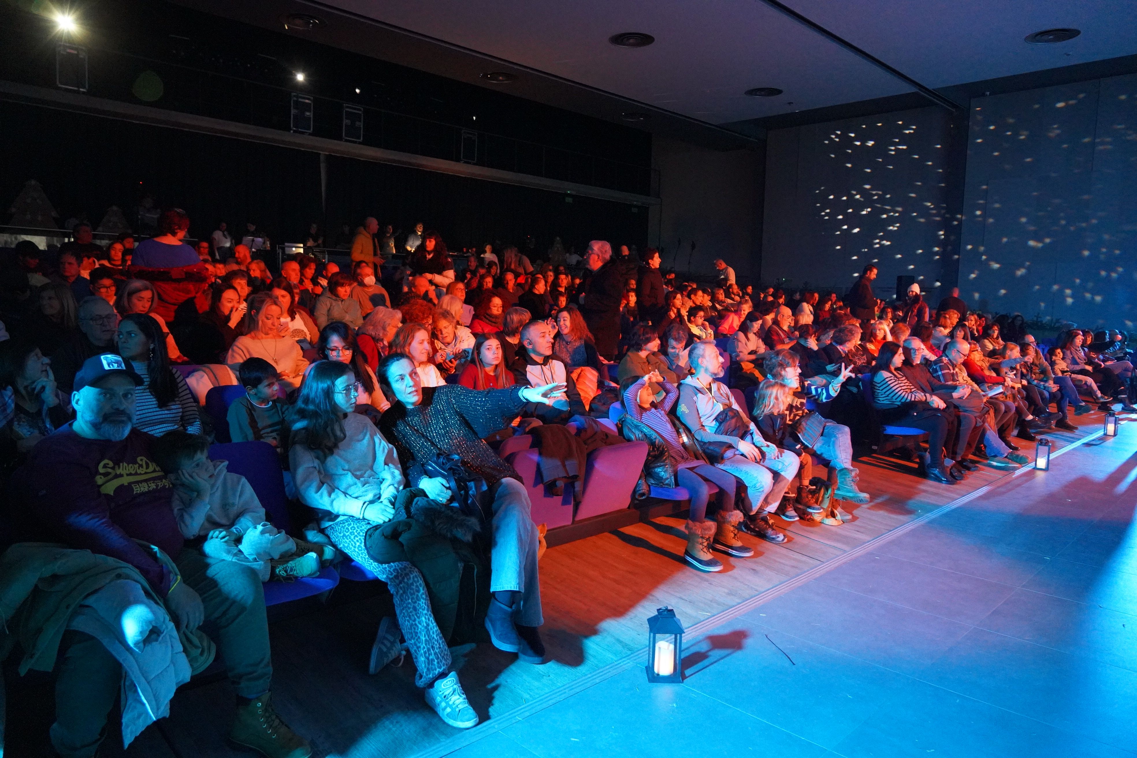 El públic assistent a la primera representació del Pessebre Vivent. El públic assistent a la primera representació del Pessebre Vivent.