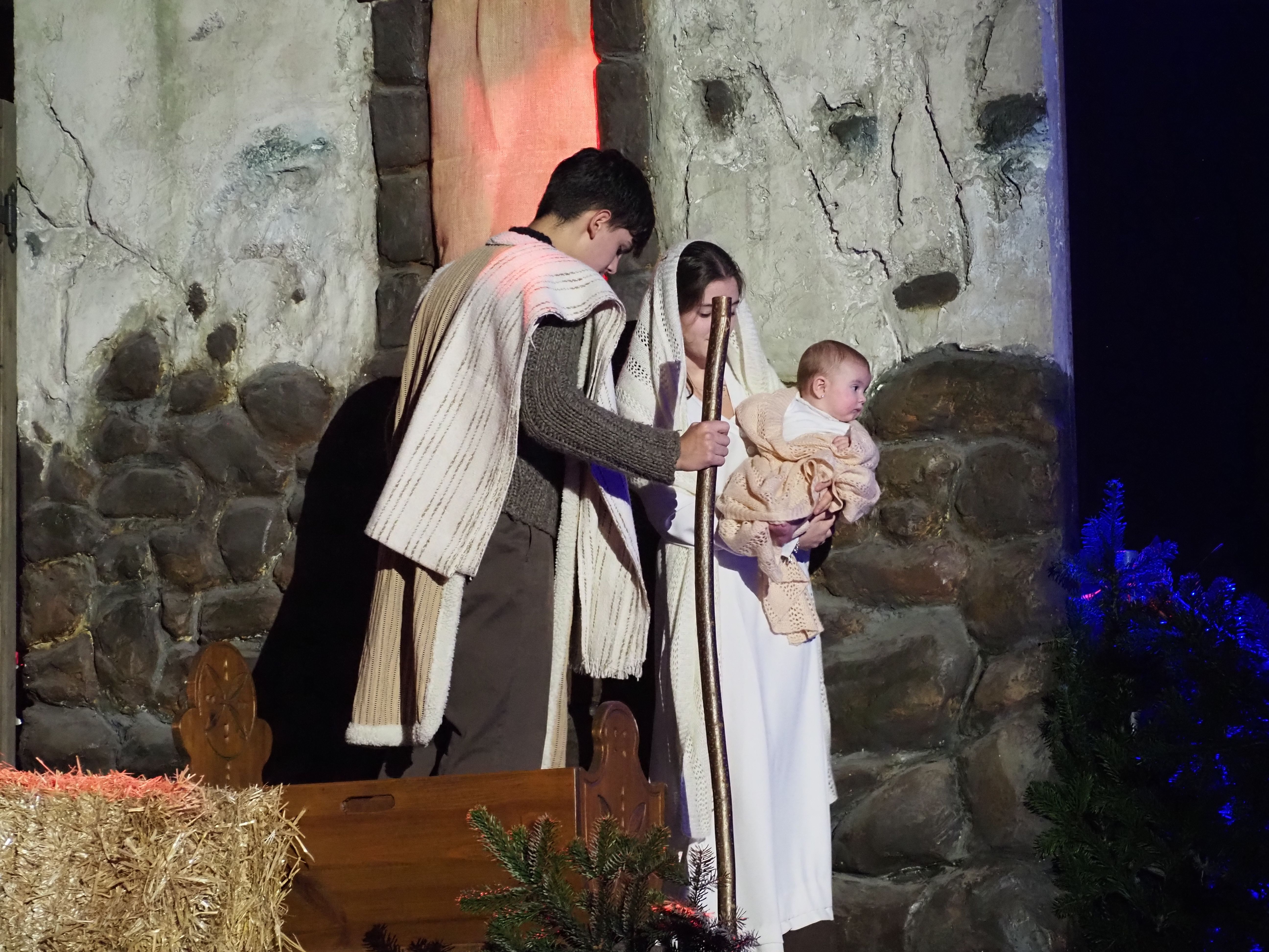 Sant Josep, la verge Maria i el nen Jesús al Pessebre Vivent. Sant Josep, la verge Maria i el nen Jesús al Pessebre Vivent.