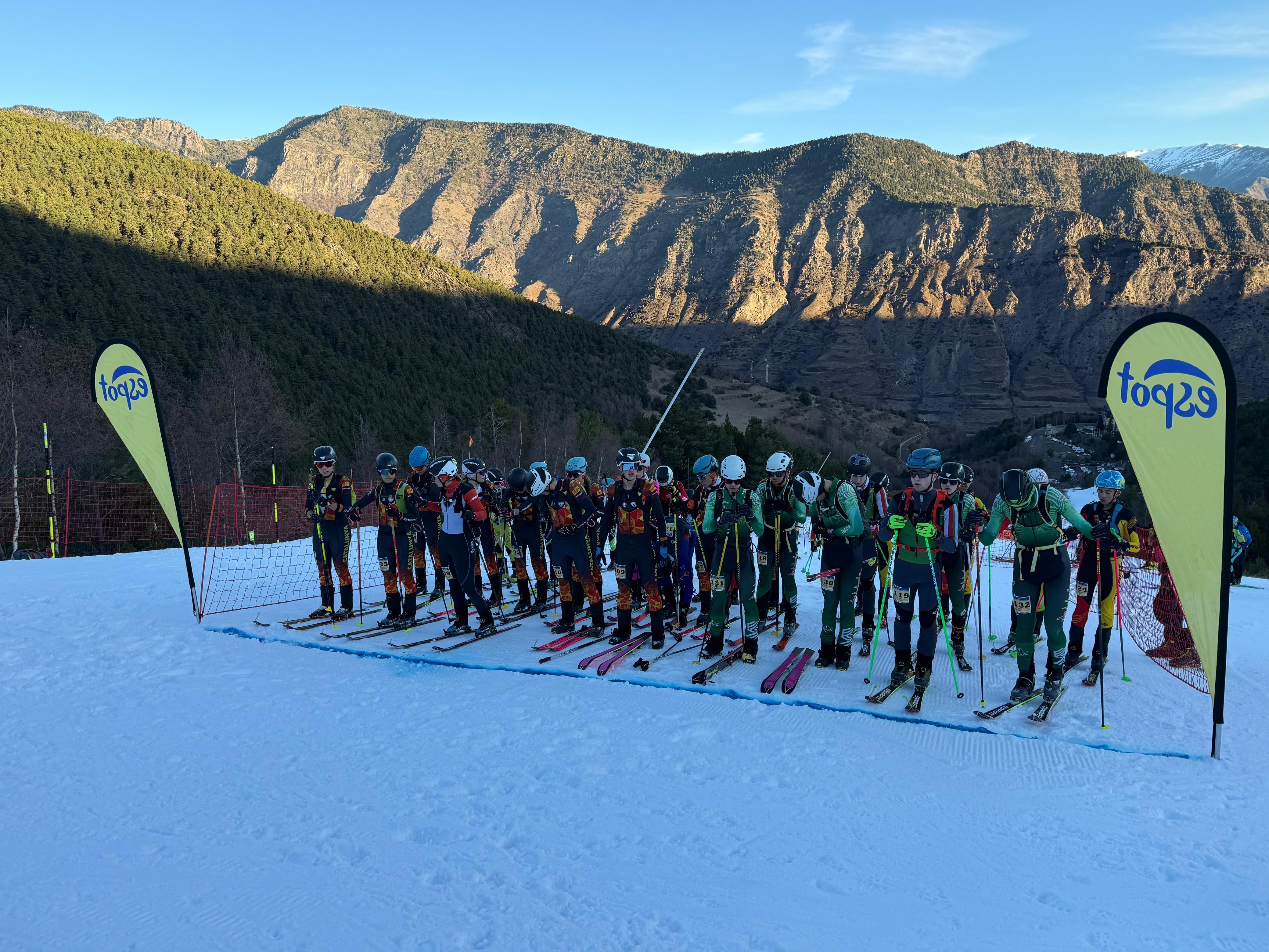 Tots preparats a la sortida de la Copa d'Espanya a Espot. Tots preparats a la sortida de la Copa d'Espanya a Espot.