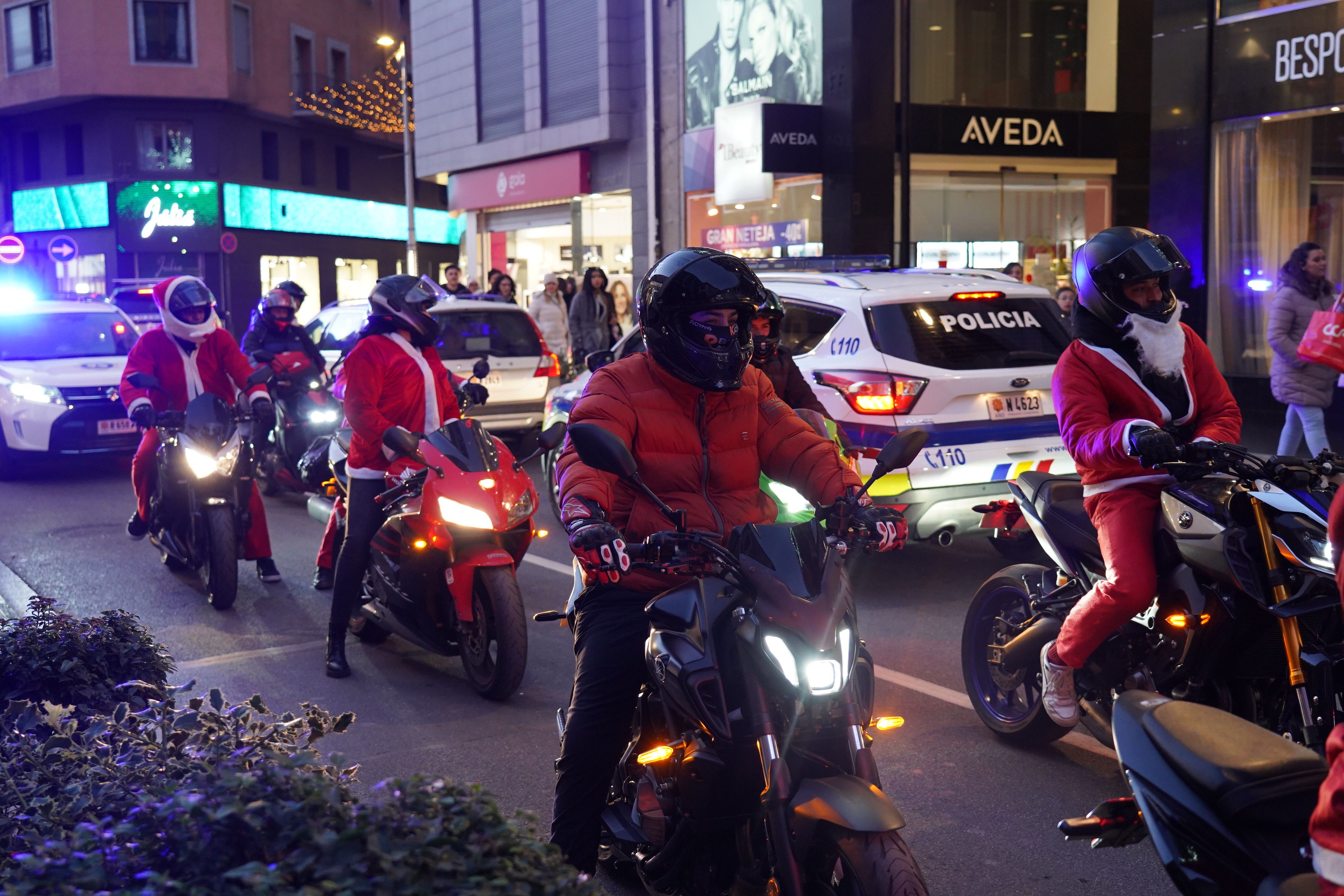 La policia ha custodiat la marxa d'inici a fi. La policia ha custodiat la marxa d'inici a fi.