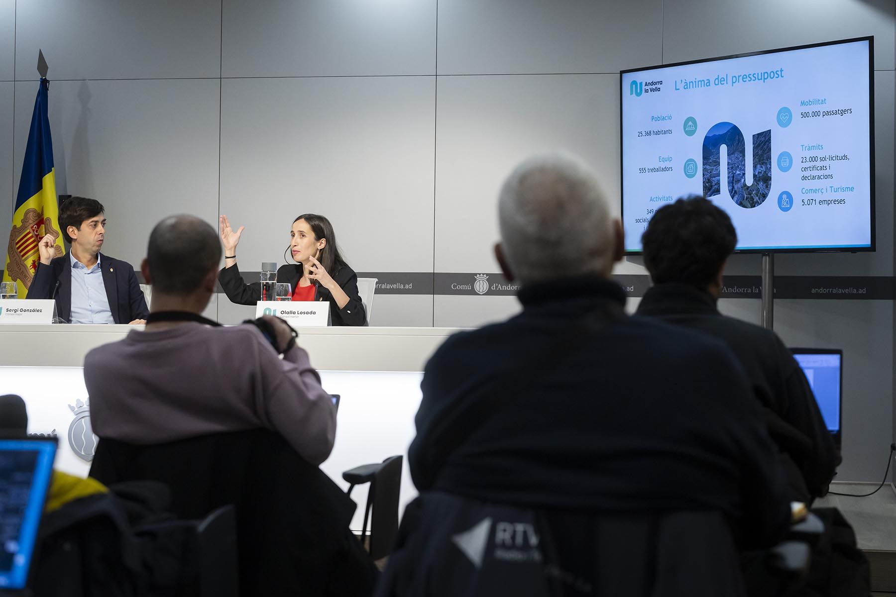 Un moment de la compareixença dels dos cònsols per exposar les inversions pressupostades.