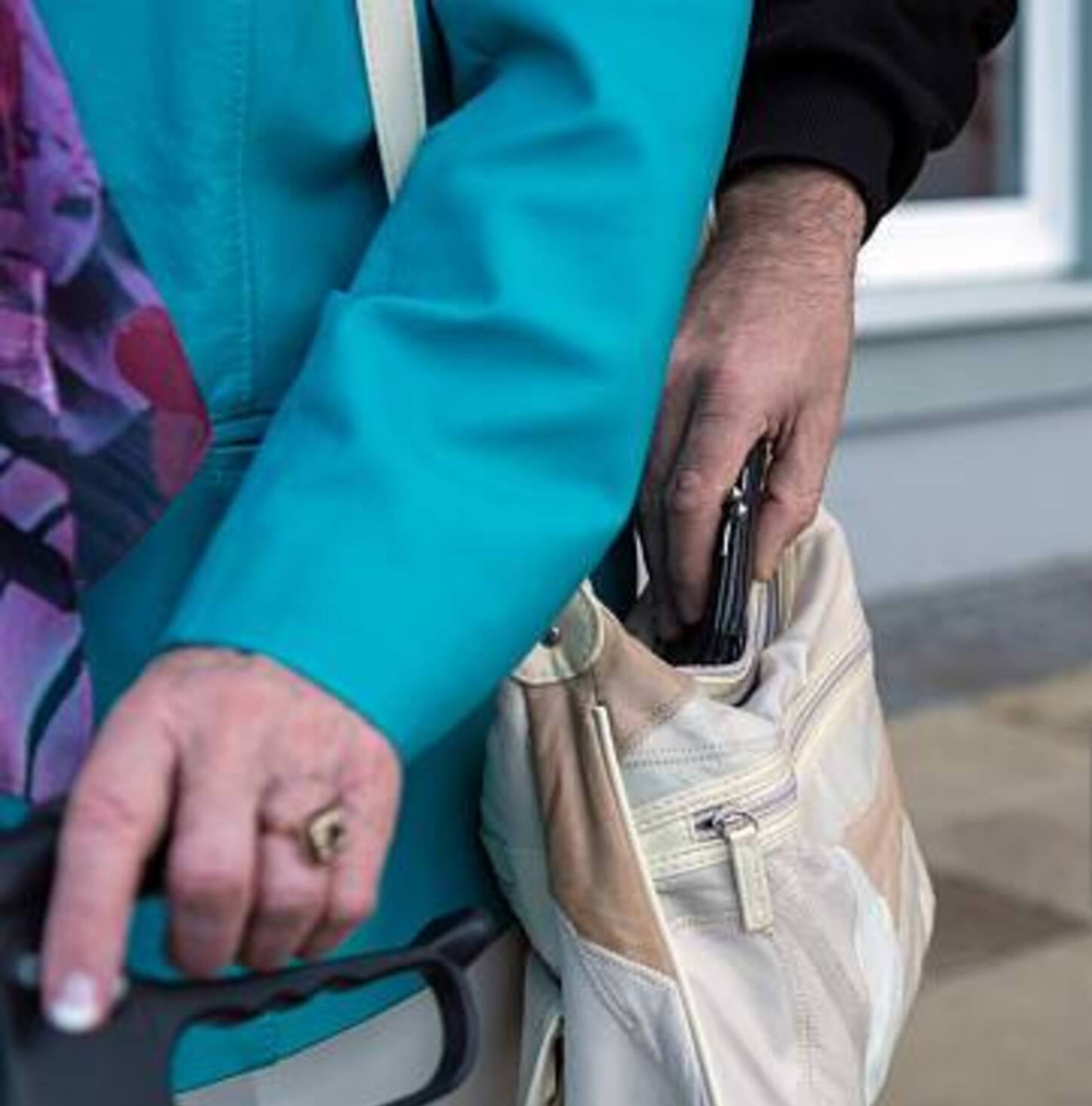 Un furtador de carteristes. Un furtador de carteristes.