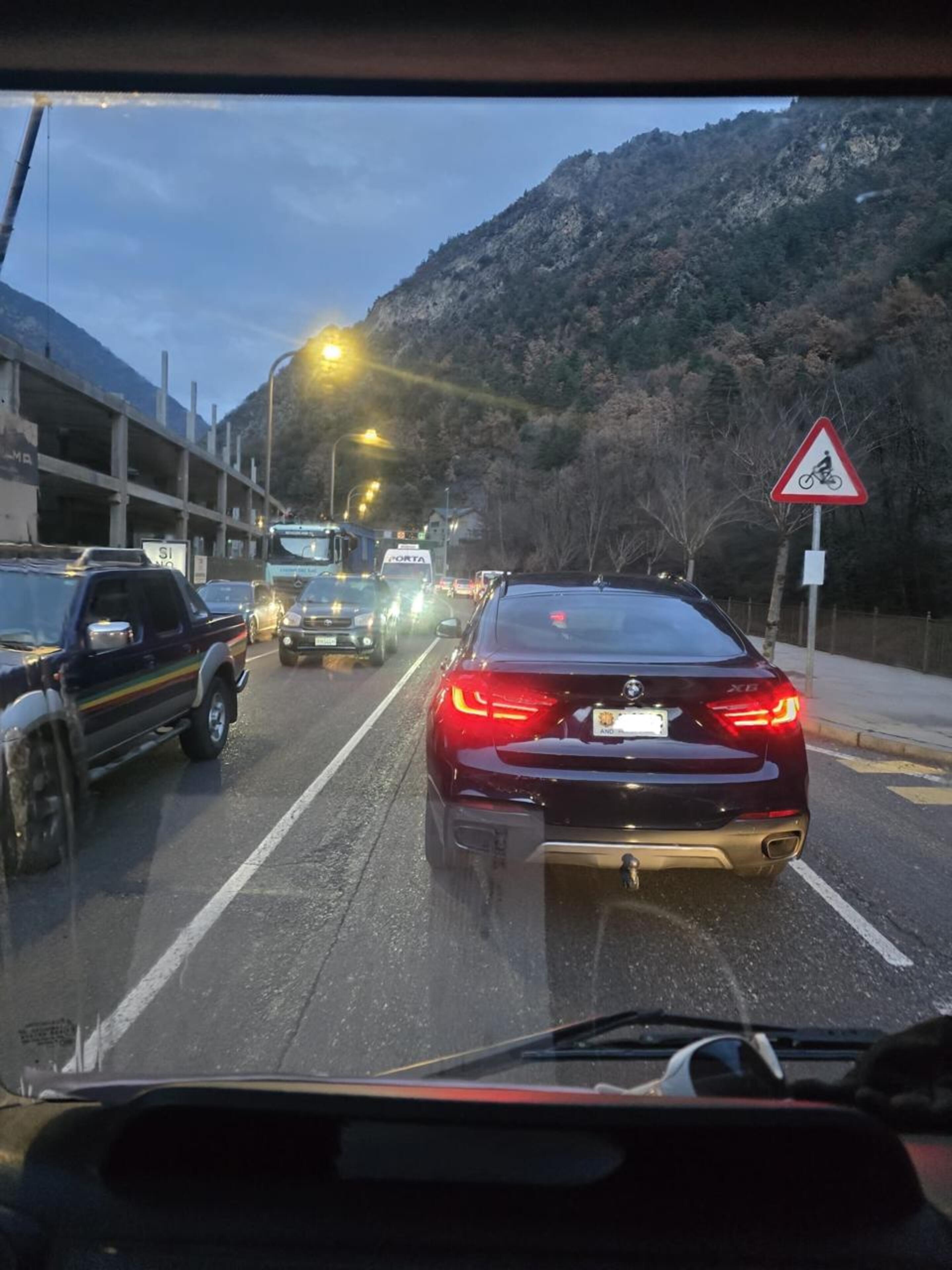 Una imatge del vial del Pobladó durant aquesta tarda. Una imatge del vial del Pobladó durant aquesta tarda.