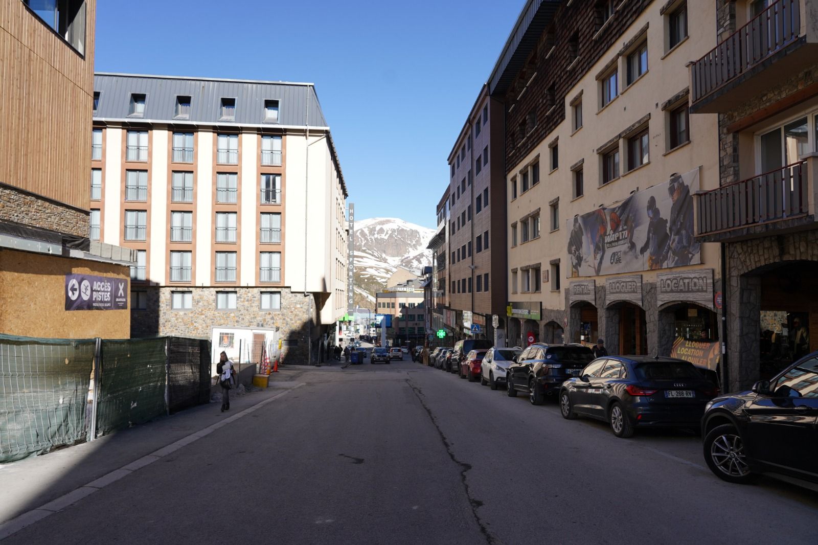 Una de les principals avingudes del Pas de la Casa.