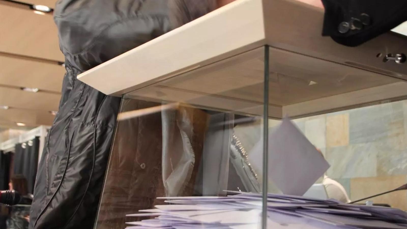 Una urna durant unes eleccions anteriors.