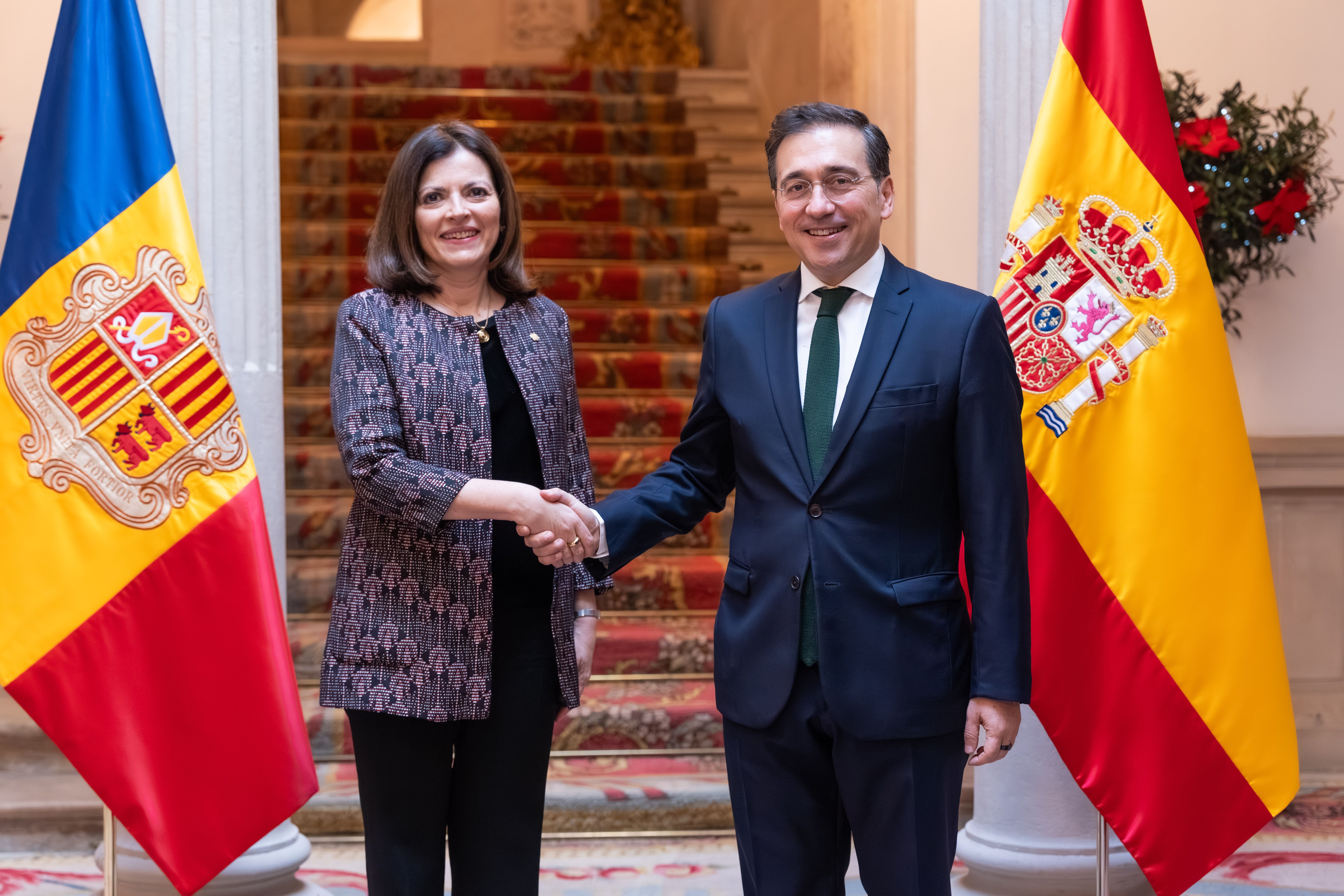 Els ministres Imma Tor i José Manuel Albares en la trobada d'ahir.