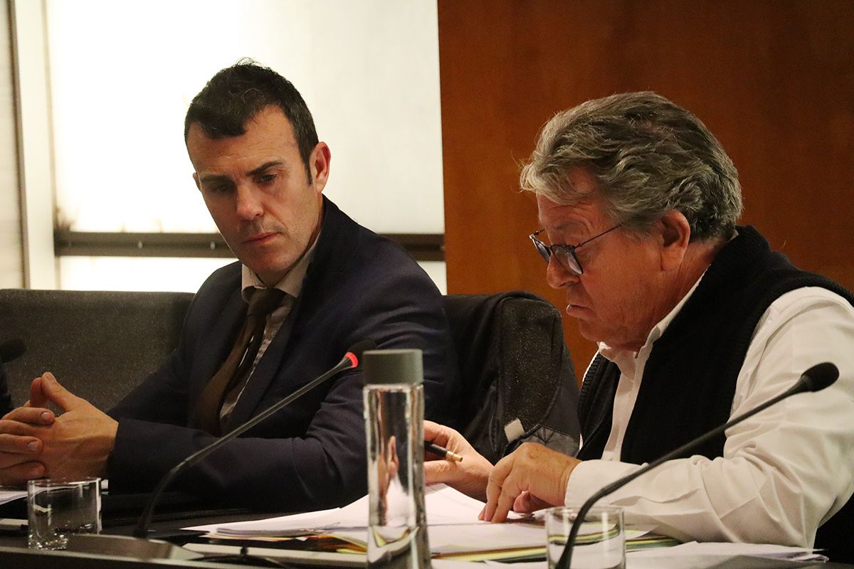 Ludovic Albós i Enric Dolsa durant la sessió d'aquest dijous. // M. P. Ludovic Albós i Enric Dolsa durant la sessió d'aquest dijous. // M. P.