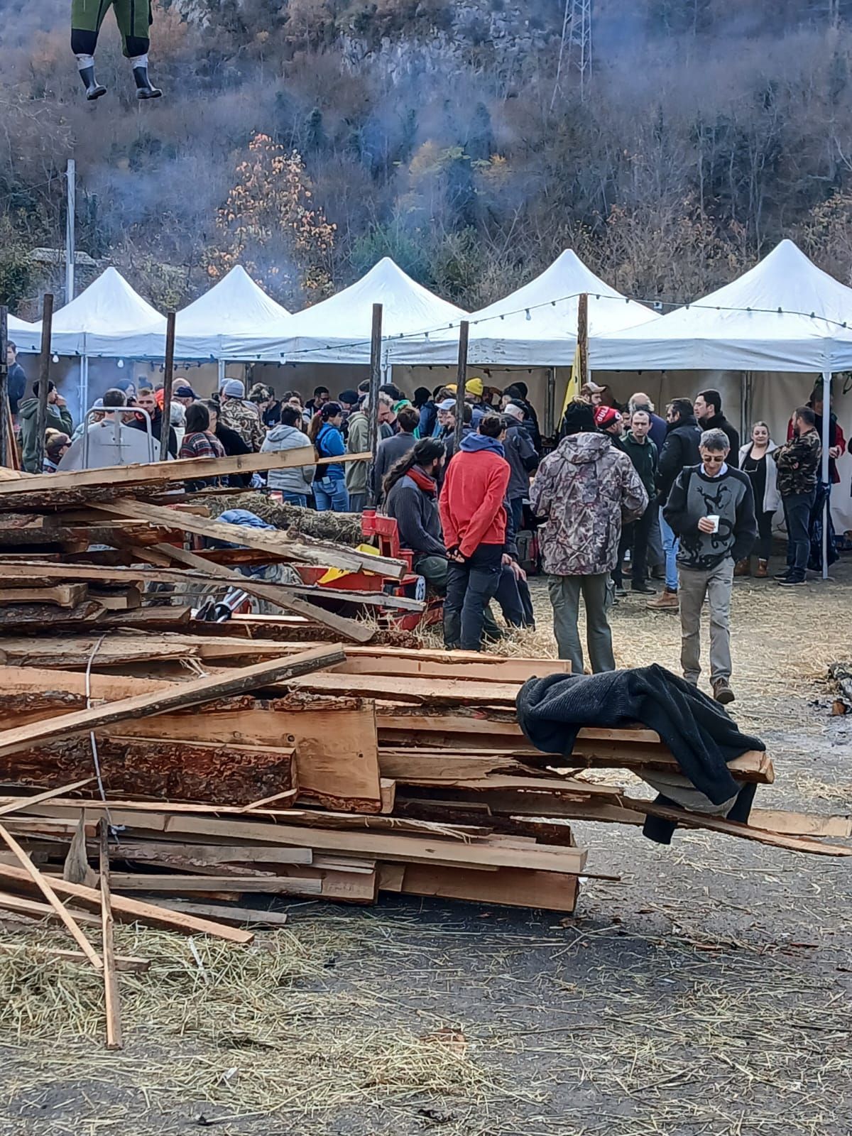 A Tarascó, mentrestant, el bloqueig no s’aixecarà fins que hi hagi una solució. A Tarascó, mentrestant, el bloqueig no s’aixecarà fins que hi hagi una solució.