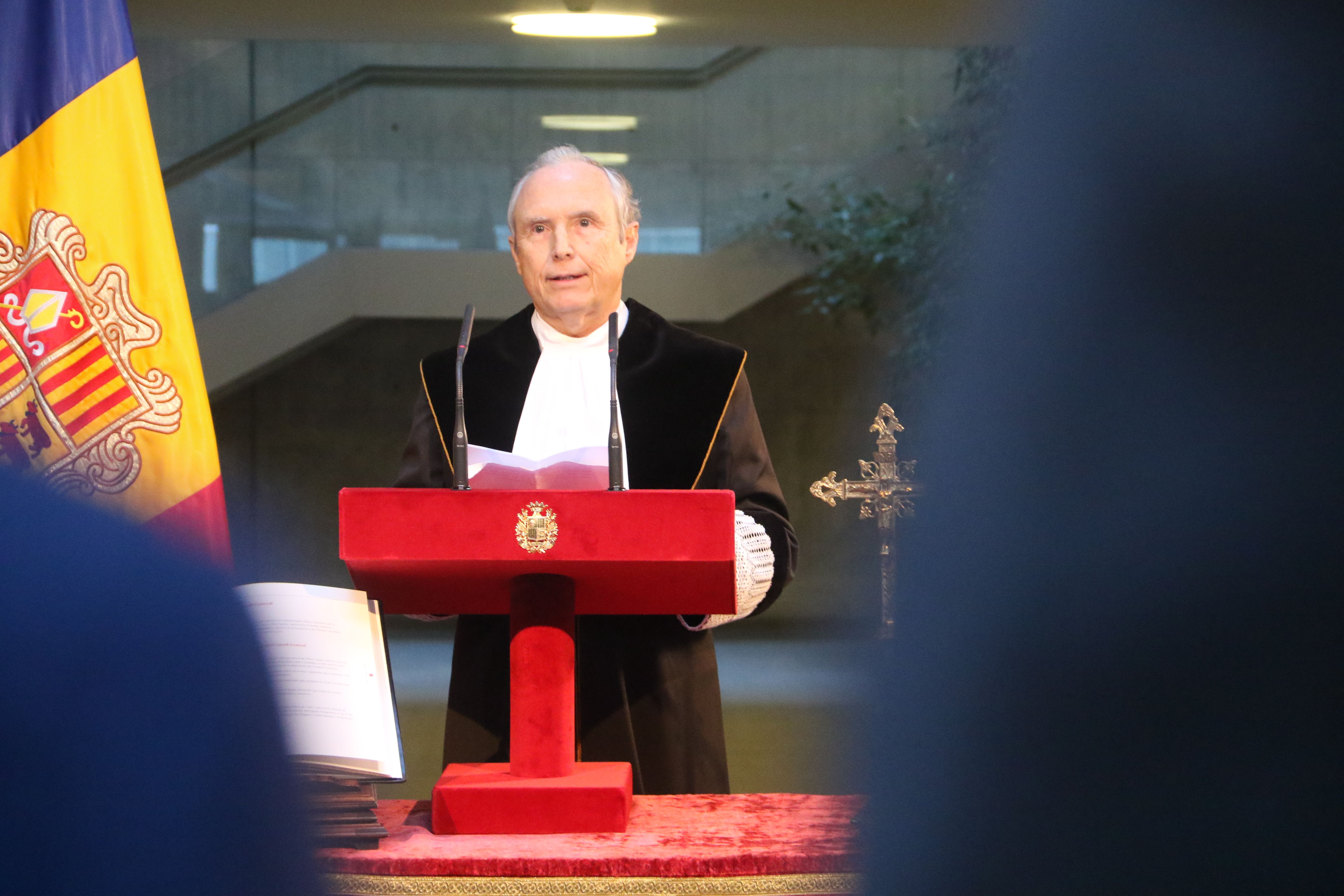 Víctor Torre de Silva y López de Letona durant el seu discurs.