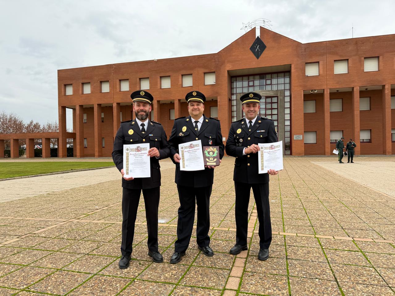 Tres policies es formen en tècniques d’investigació d’accidents de trànsit amb la Guàrdia Civil.