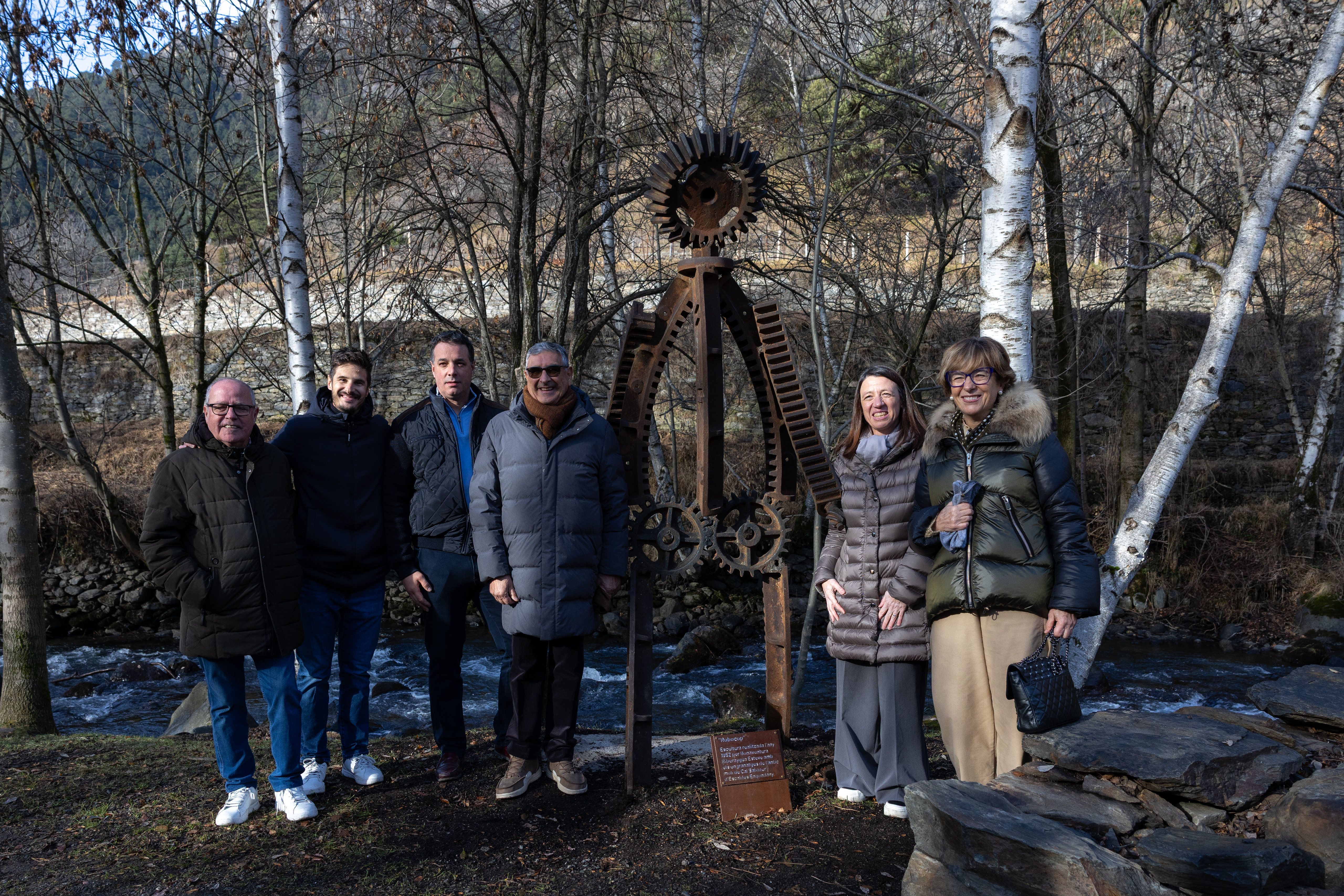 Un moment de l'acte 'íntim' d'inauguració de l'obra.