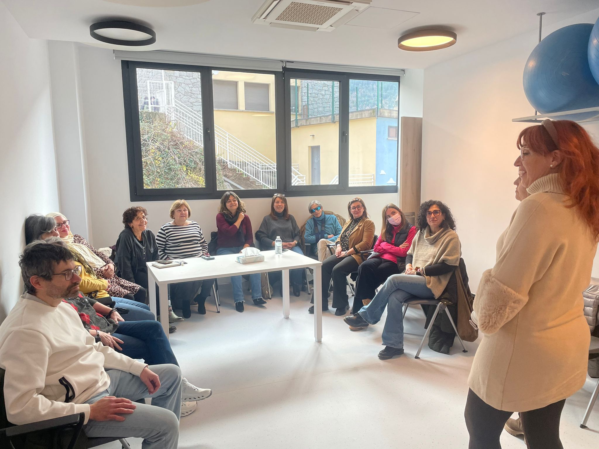 Fernández i Nicoloff amb el grup d’assistents reunit.