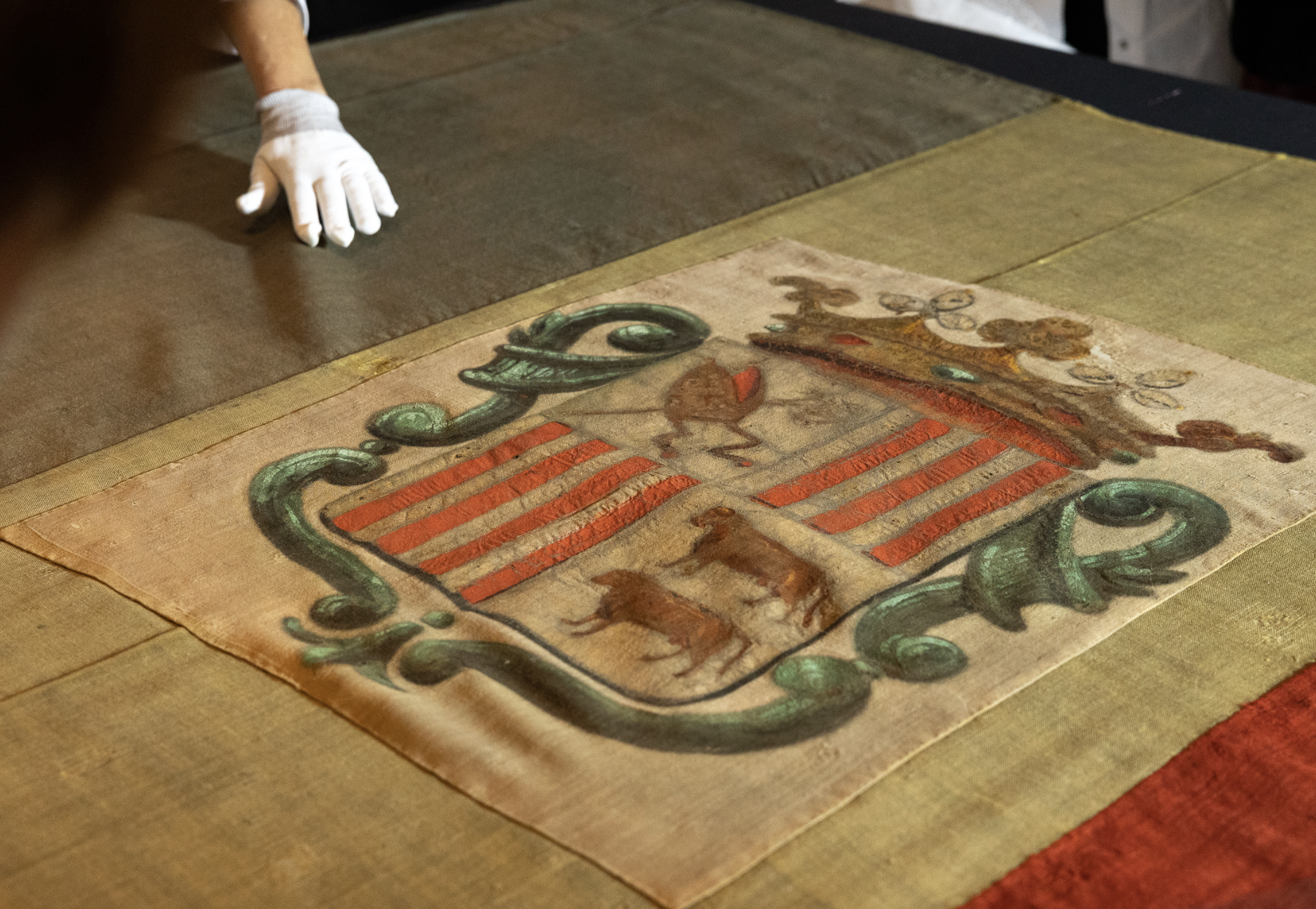 Detall de l’escut de la bandera.