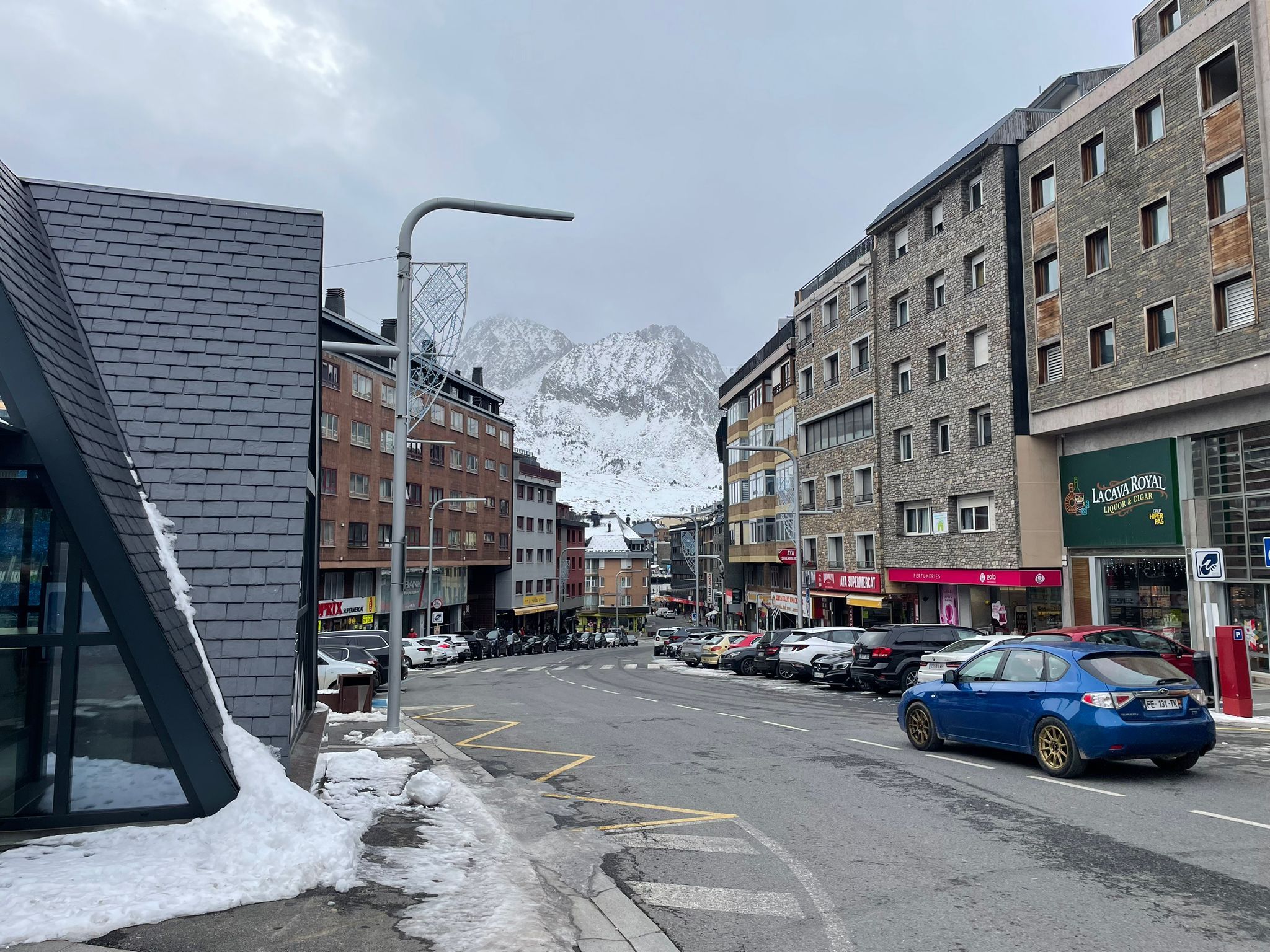 Carrers buits al Pas de la Casa aquest dissabte al matí.// G. E. M.