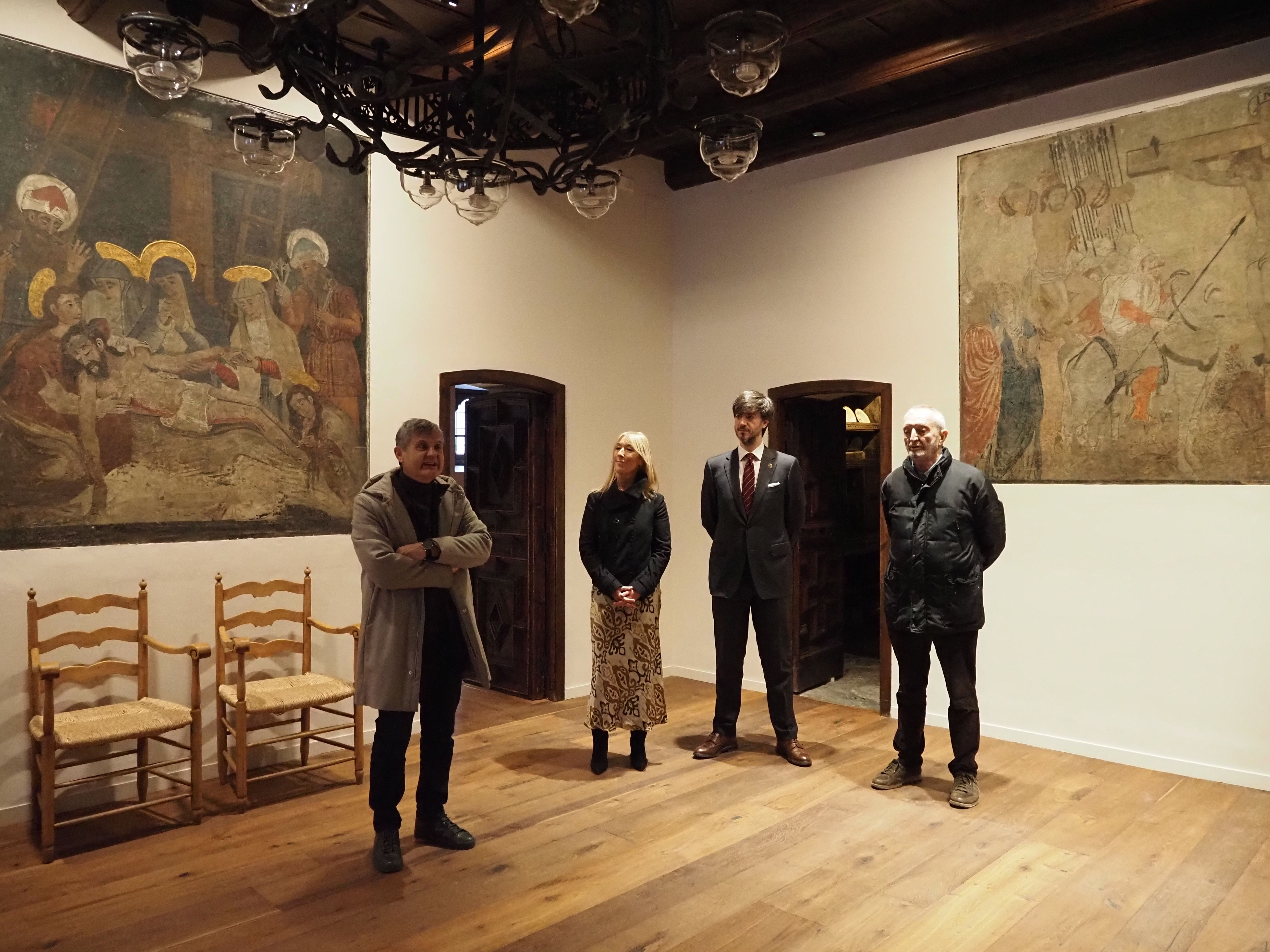 Els síndics amb Enric Dilmé i Eudald Guillamet a la sala dels passos perduts.