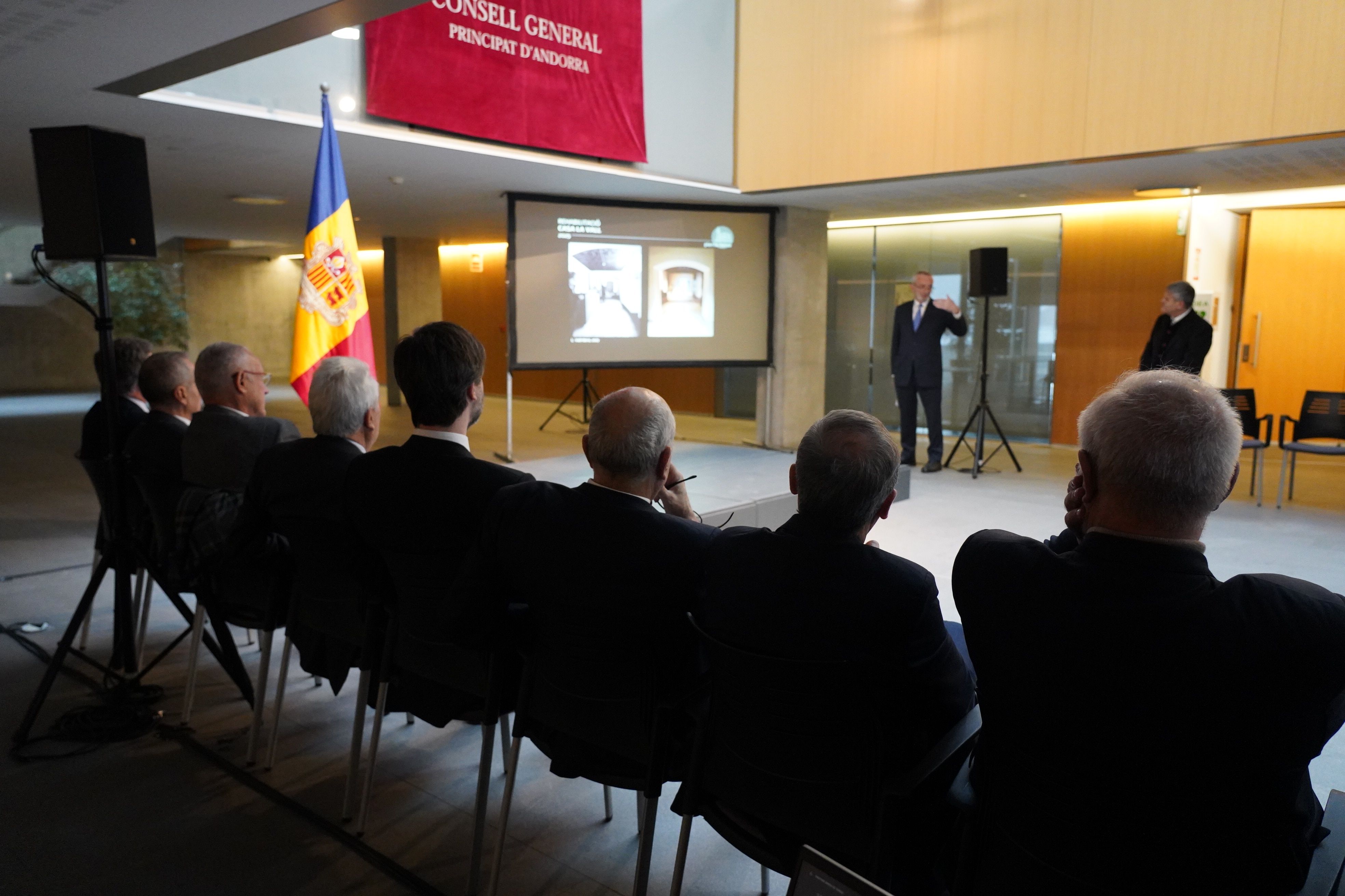 Dilme i Guillamet donant explicacions.