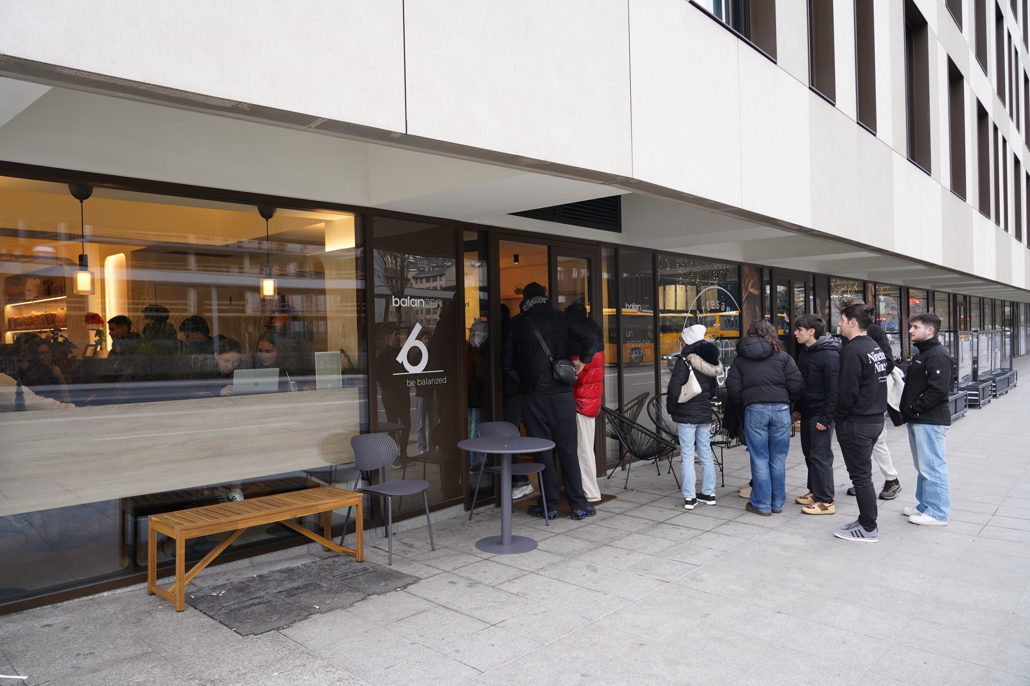 Gent esperant a Balanzen.