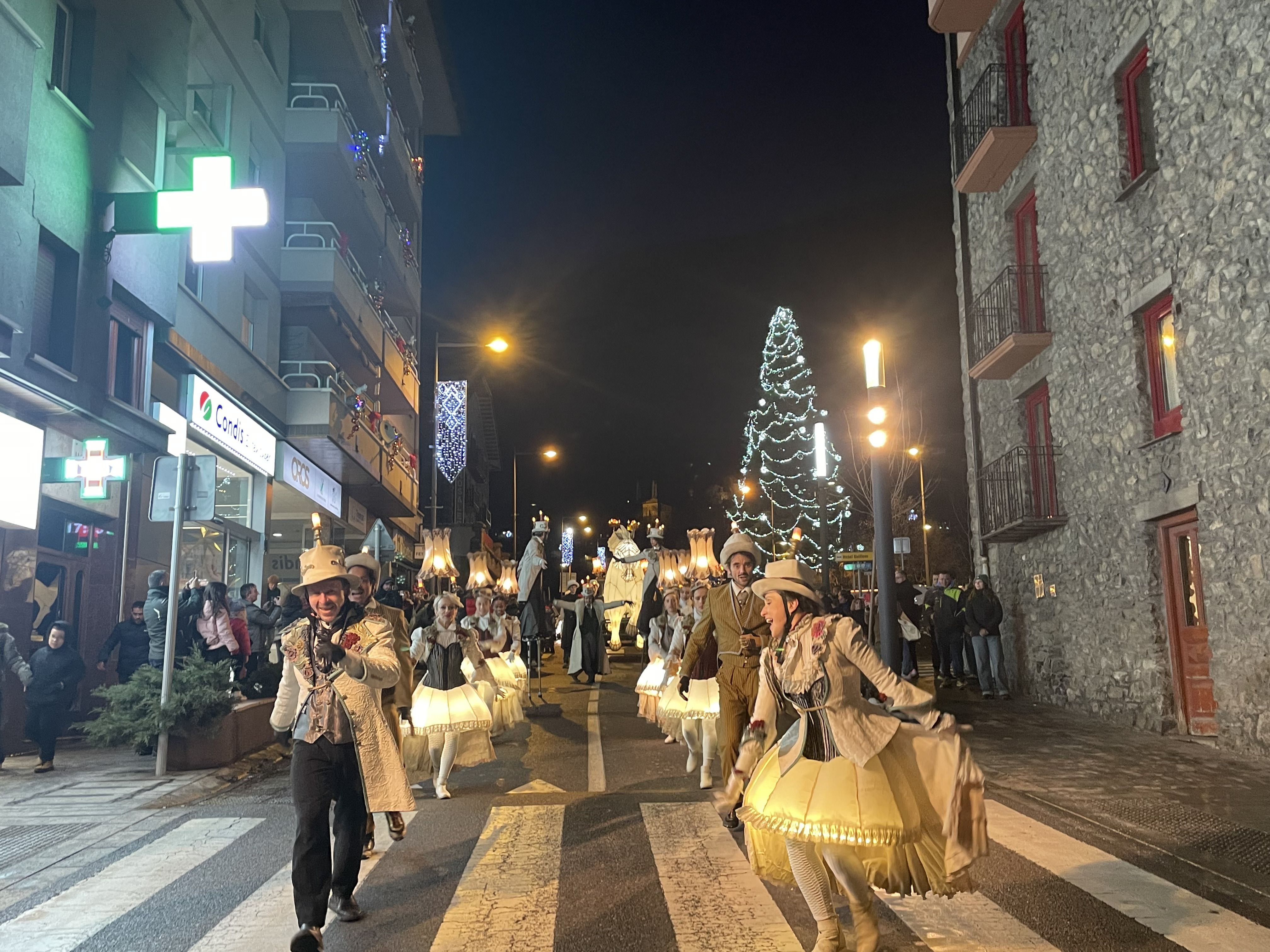 Un moment de la Cavalcada Pare Noel Encamp 2025 Un moment de la Cavalcada Pare Noel Encamp 2025