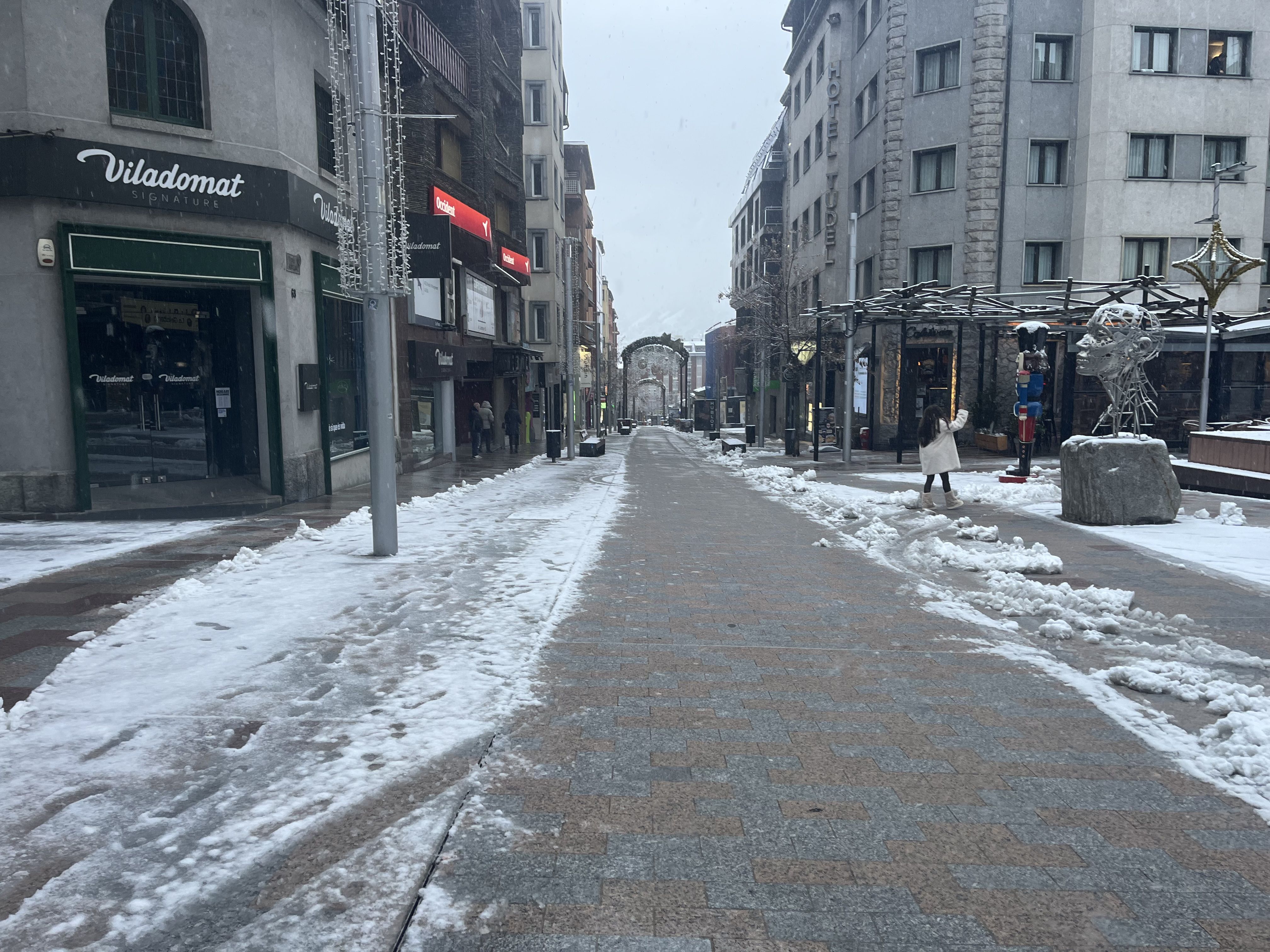 La neu a l'avinguda Carlemany.