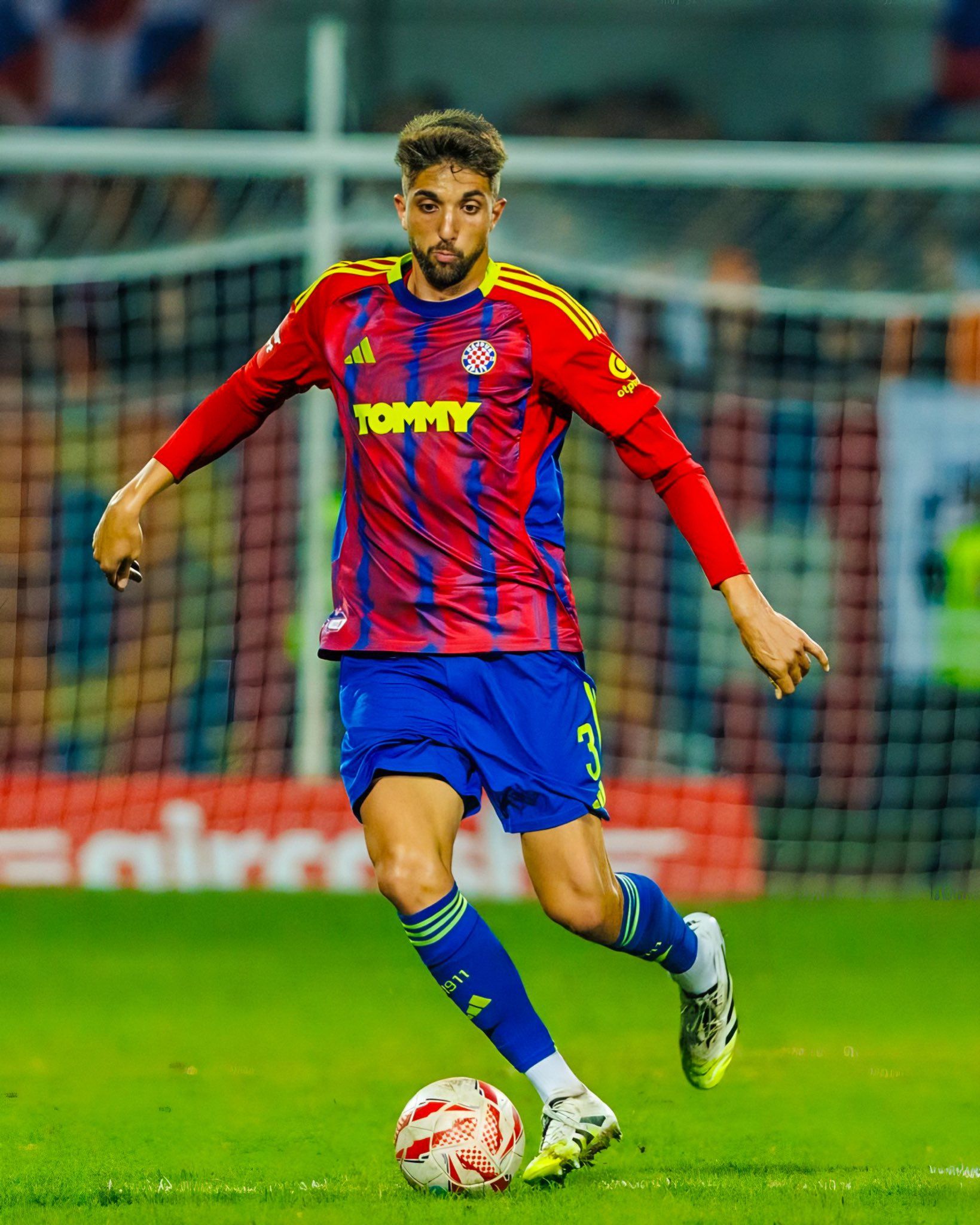 Edgar González amb la samarreta de l'Hajduk Split.