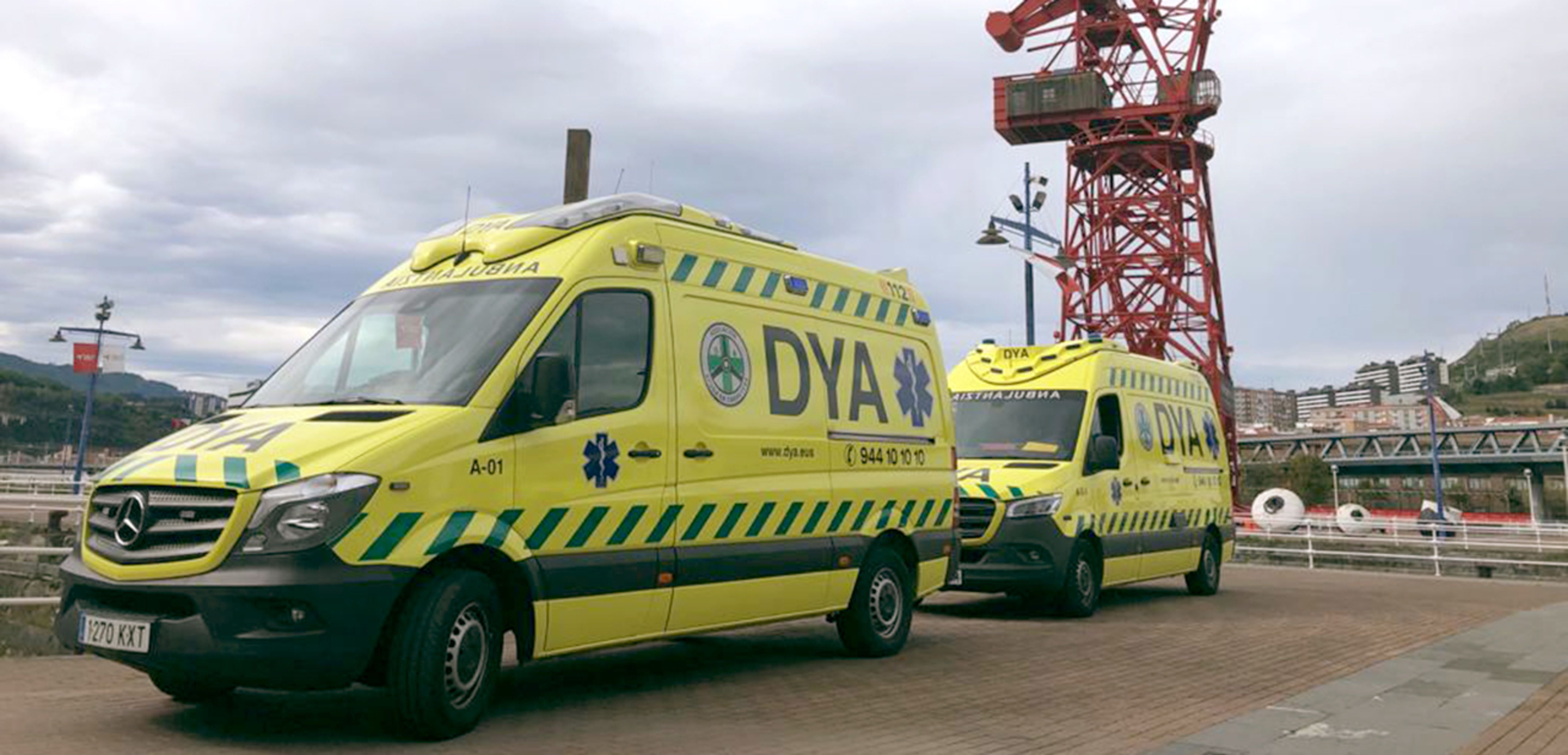 Dues ambulàncies de DYA Bizkaia.