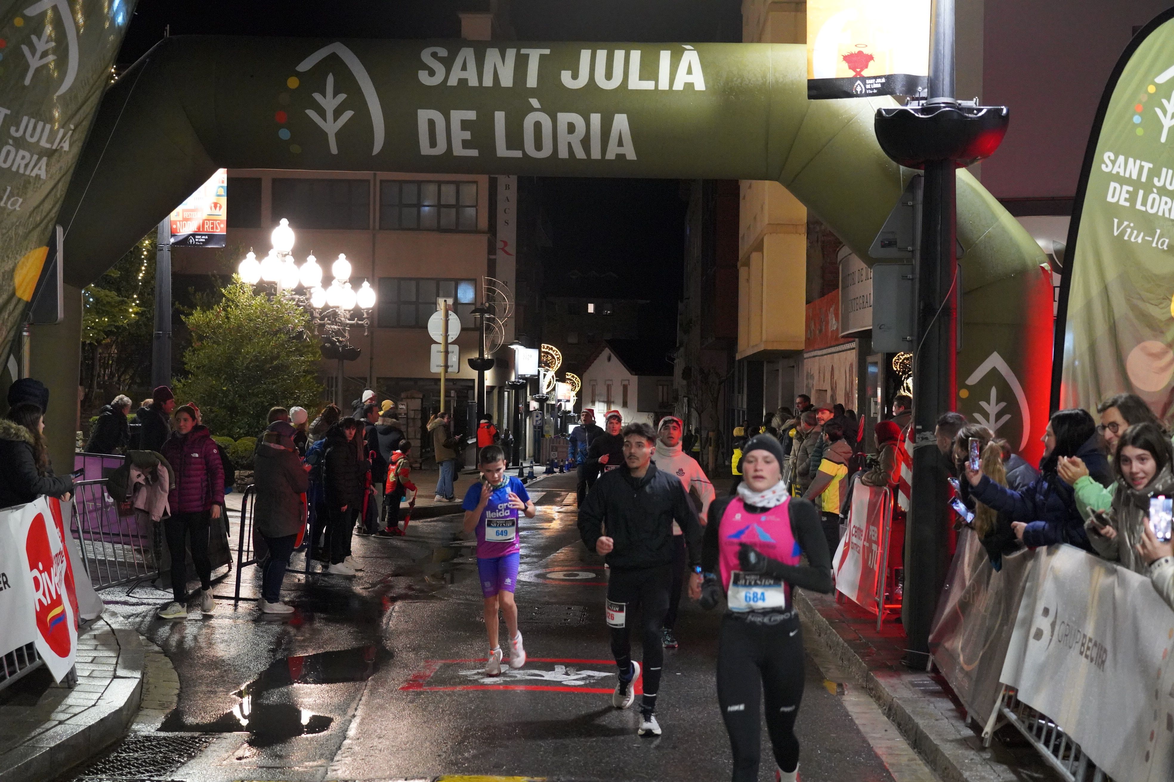 Uns han fet la Sant Silvestre en grup, altres en solitari.