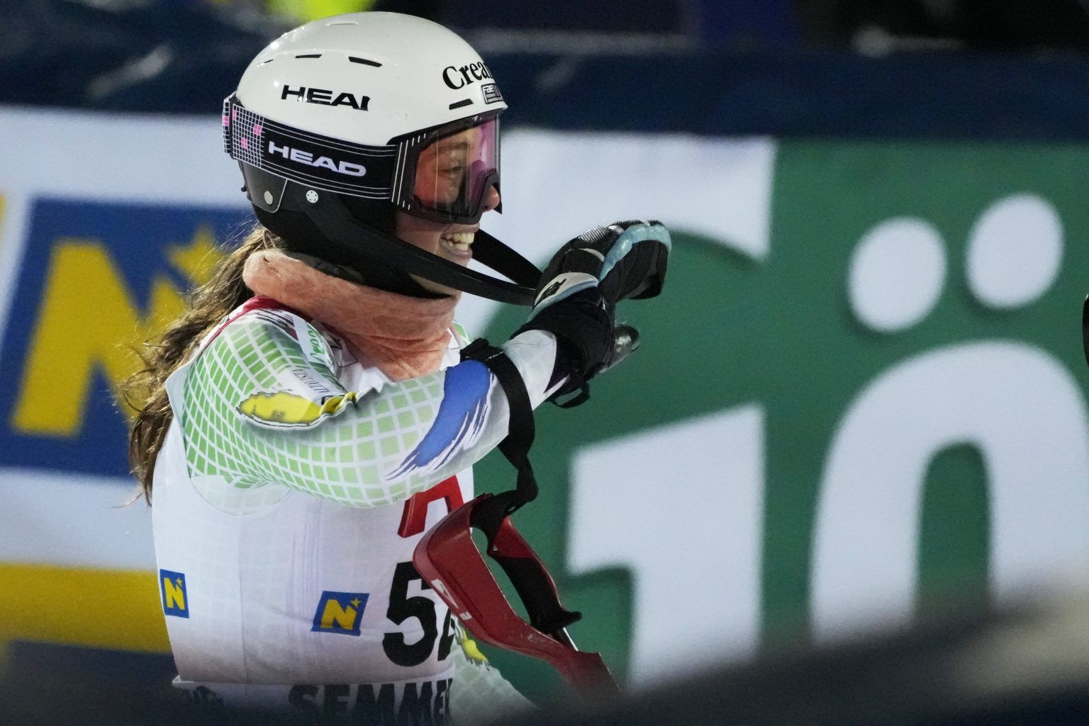 Carla Mijares, eufòrica en acabar la segona mànega.