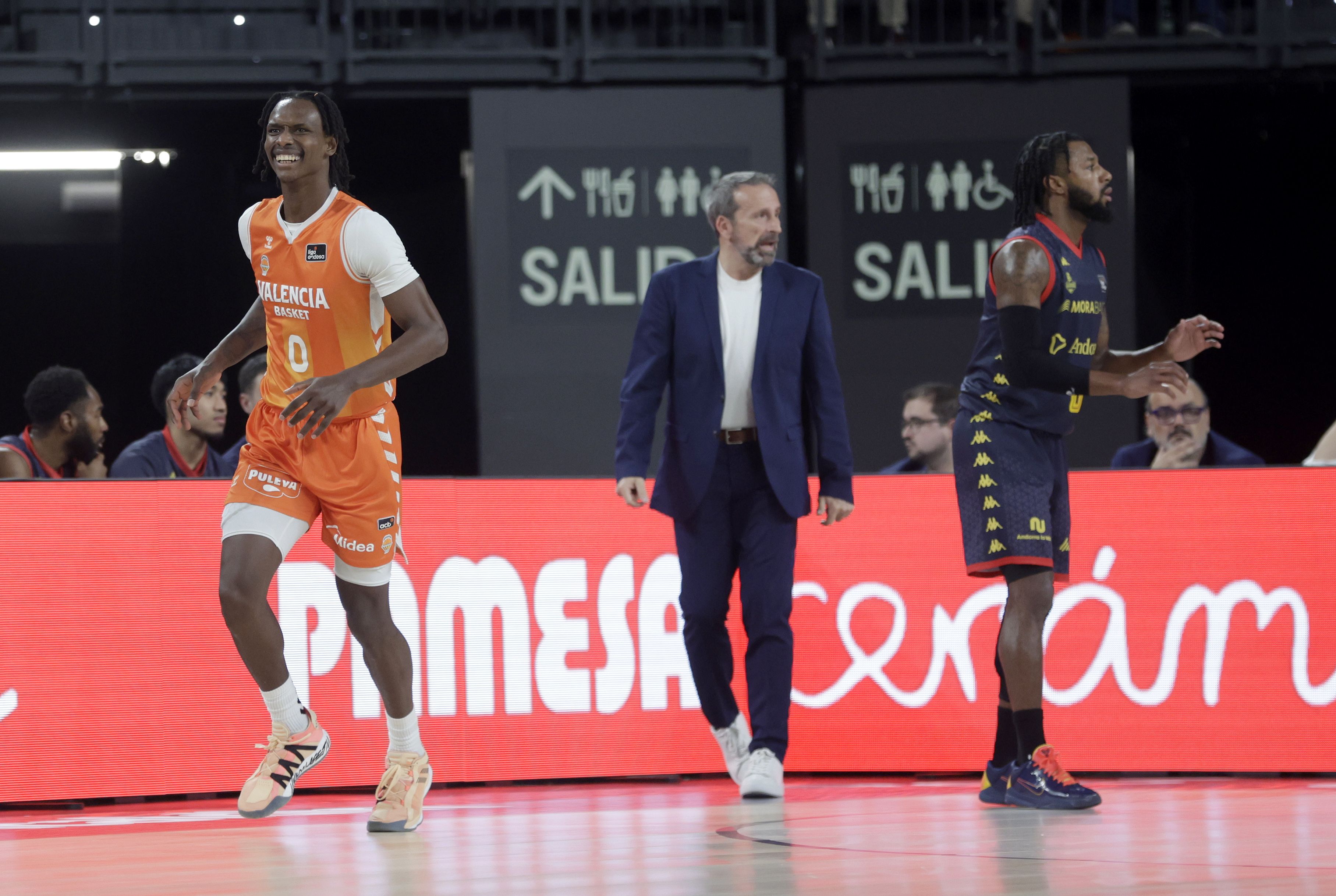 Joan Plaza, a la zona tècnica visitant.