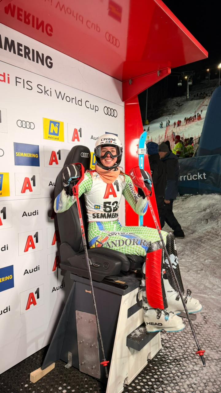 Carla Mijares, al seient de líder durant uns instants a la segona mànega.