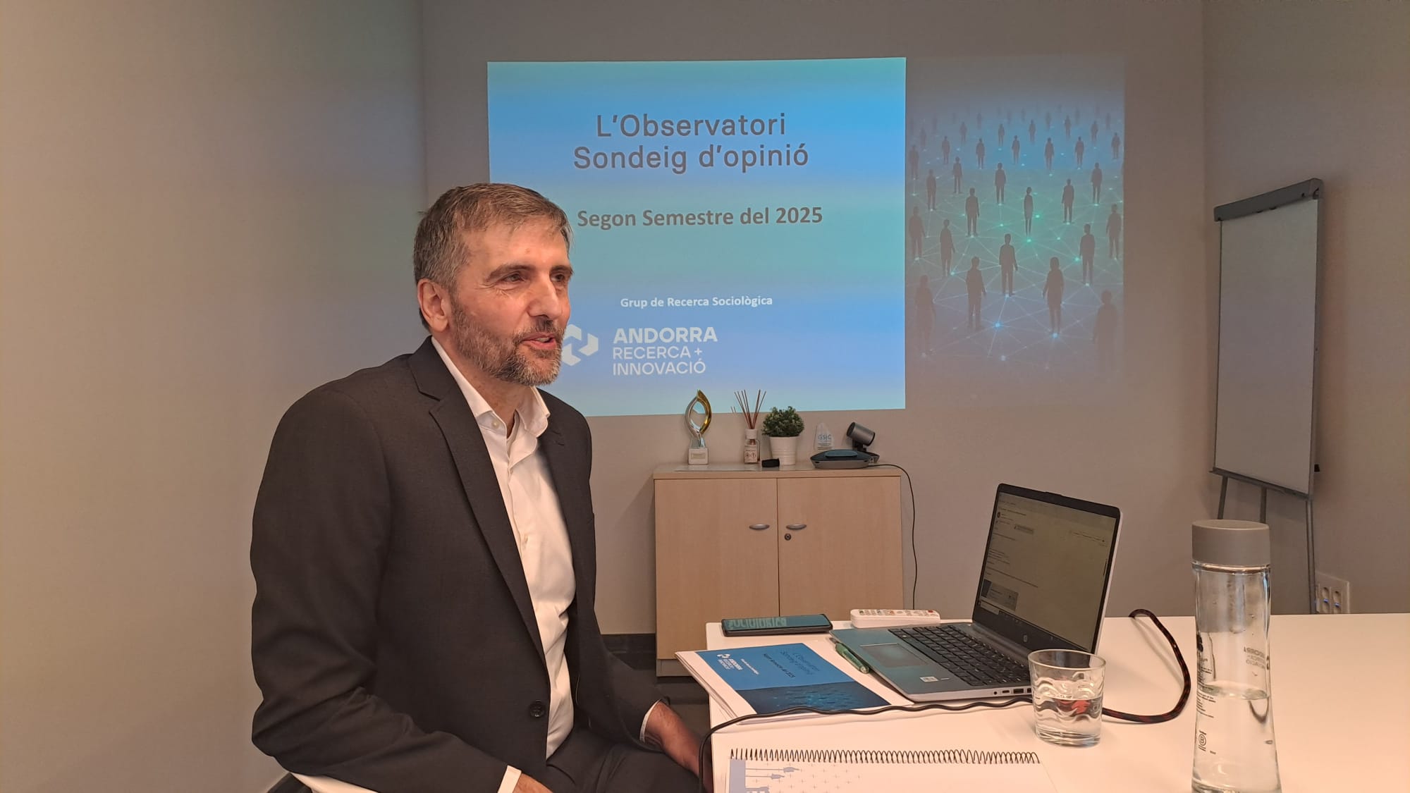 Joan Micó, durant la presentació de l'Observatori. Joan Micó, durant la presentació de l'Observatori.