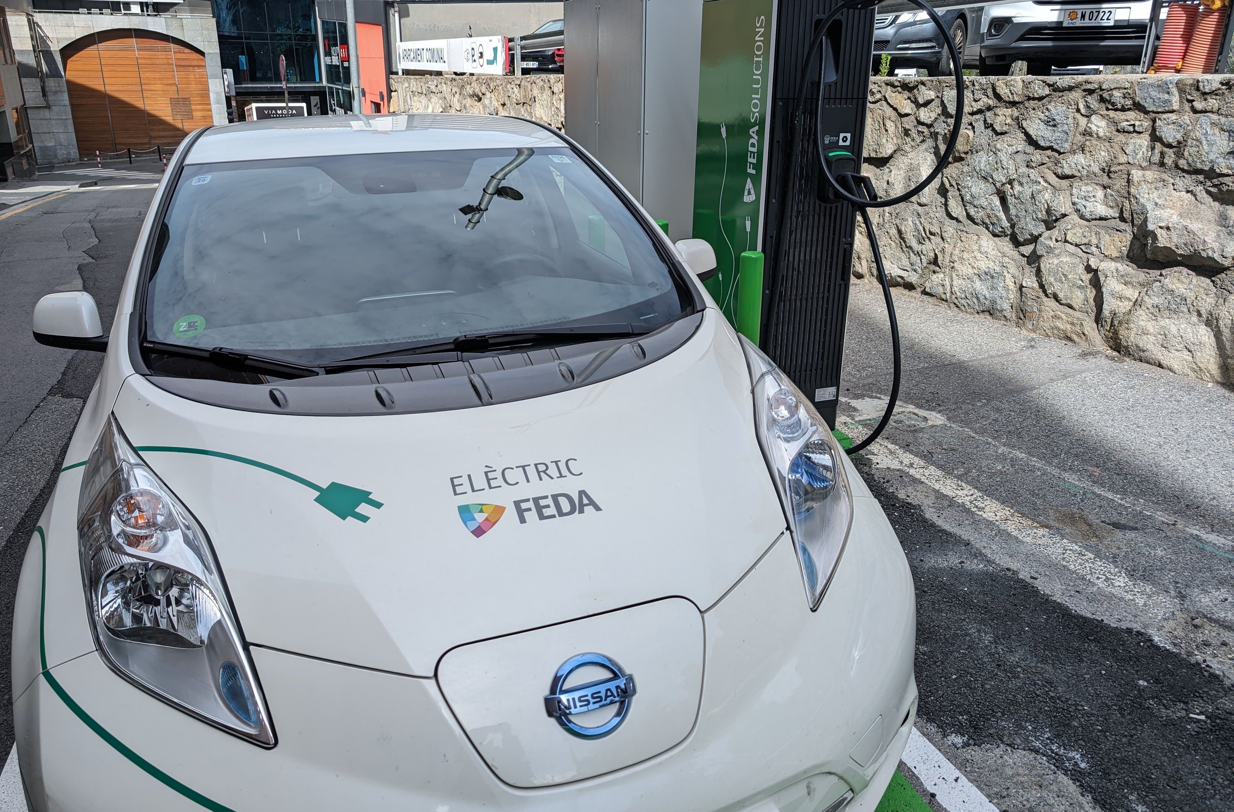 Un dels carregadors de FEDA Solucions.