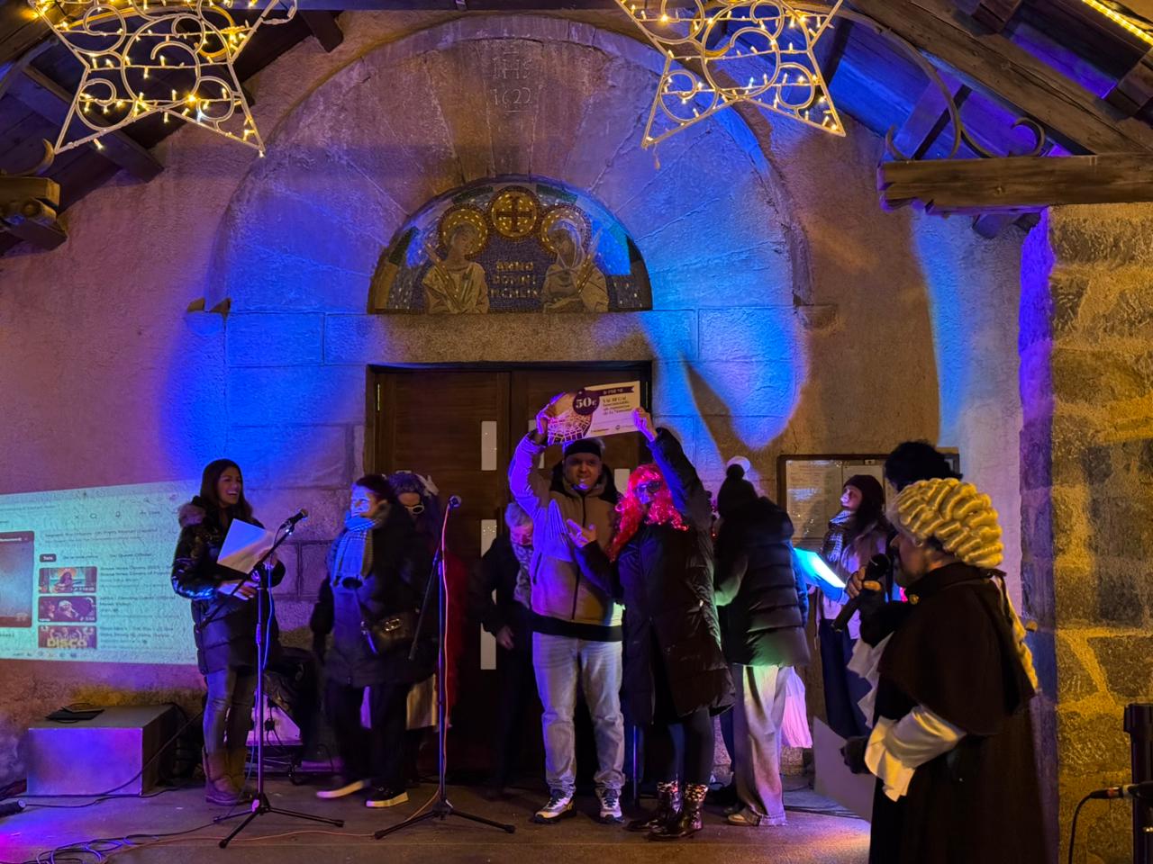 Els guanyadors celebren el premi. Els guanyadors celebren el premi.