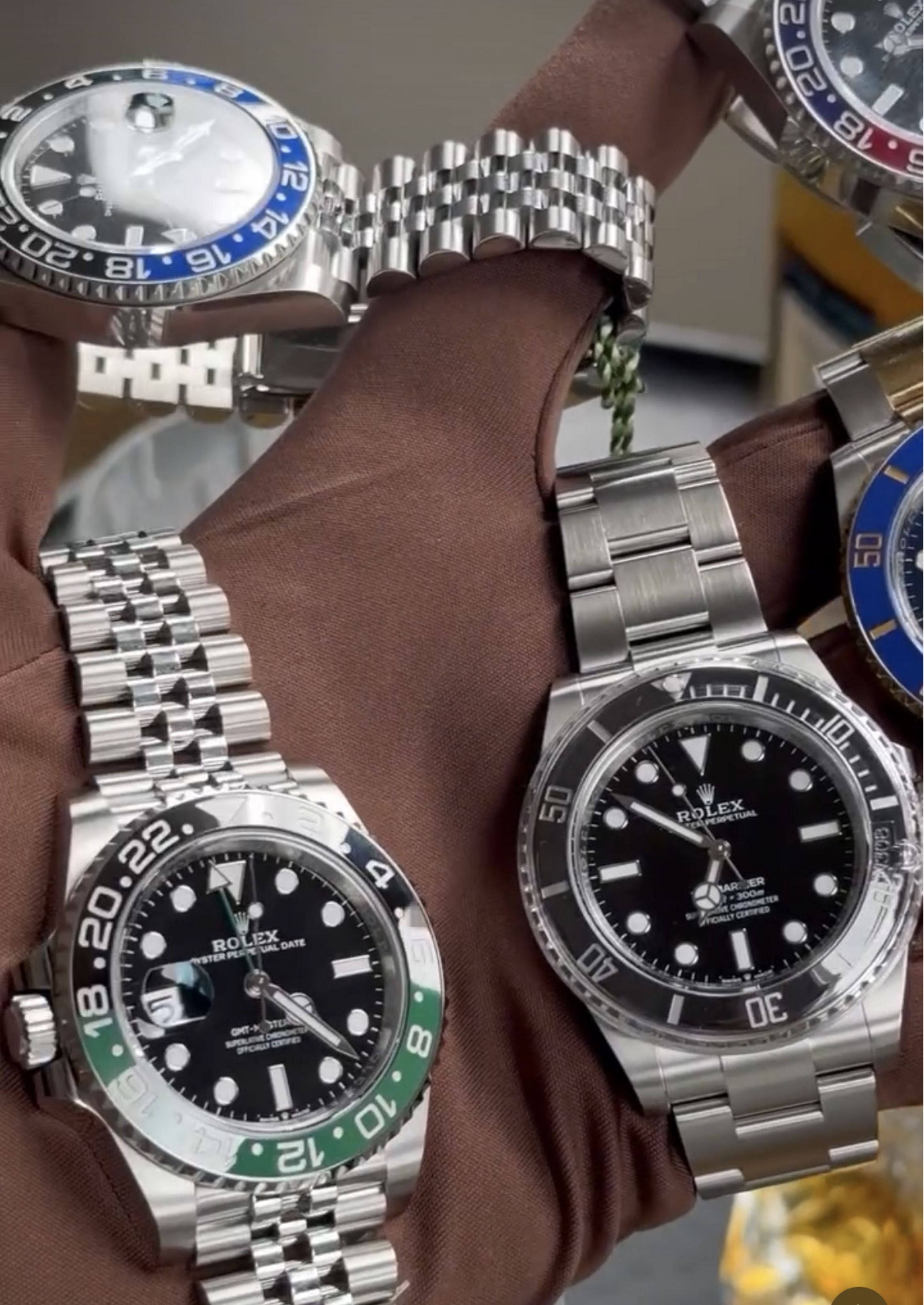 Alguns dels rellotges que venia l'empresari empresonat.